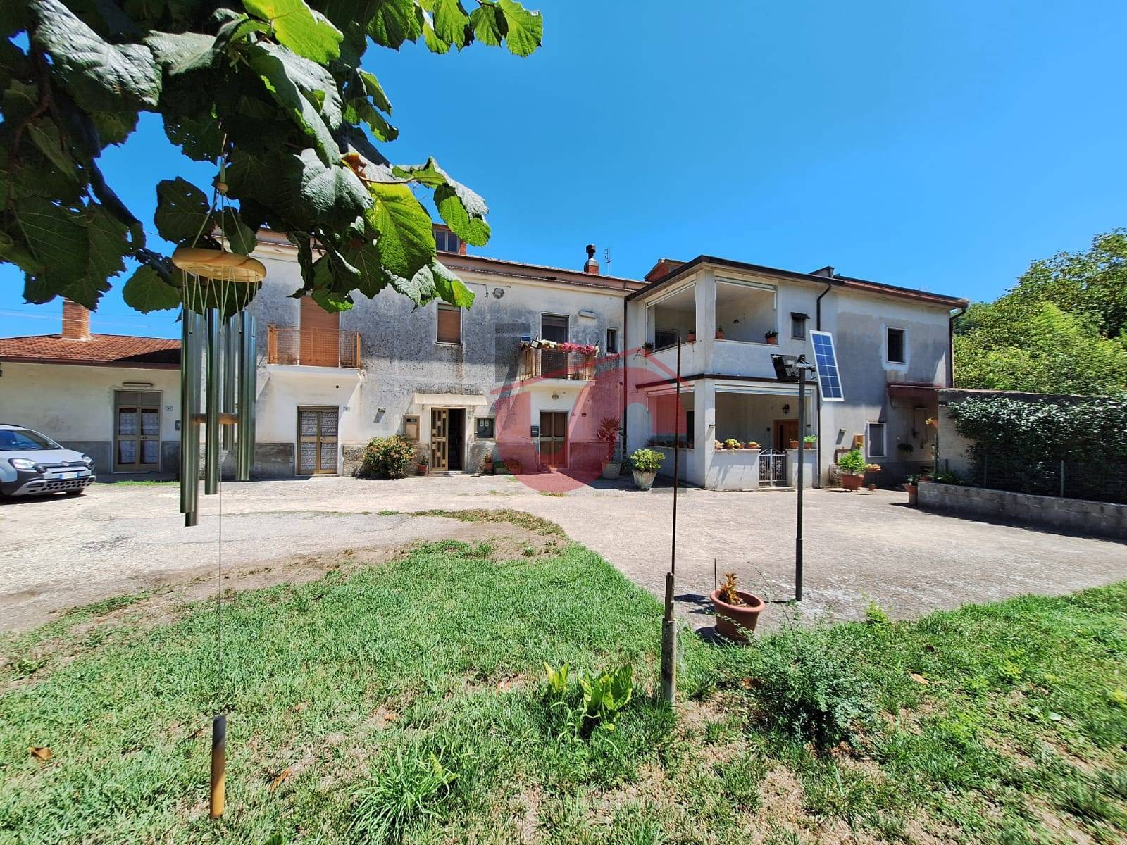 Casa Semindipendente in vendita a Benevento, CONTRADE