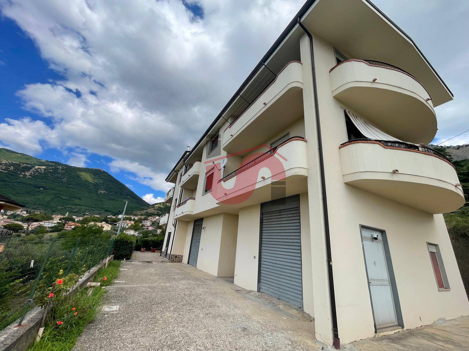 QUADRILOCALE in vendita a Vitulano