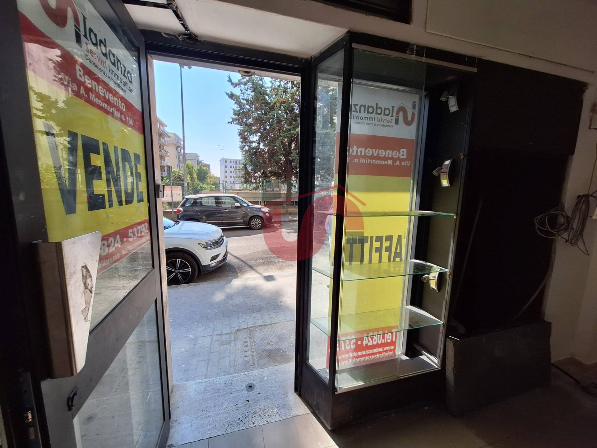 Locale commerciale in affitto a Benevento, Mellusi/Atlantici