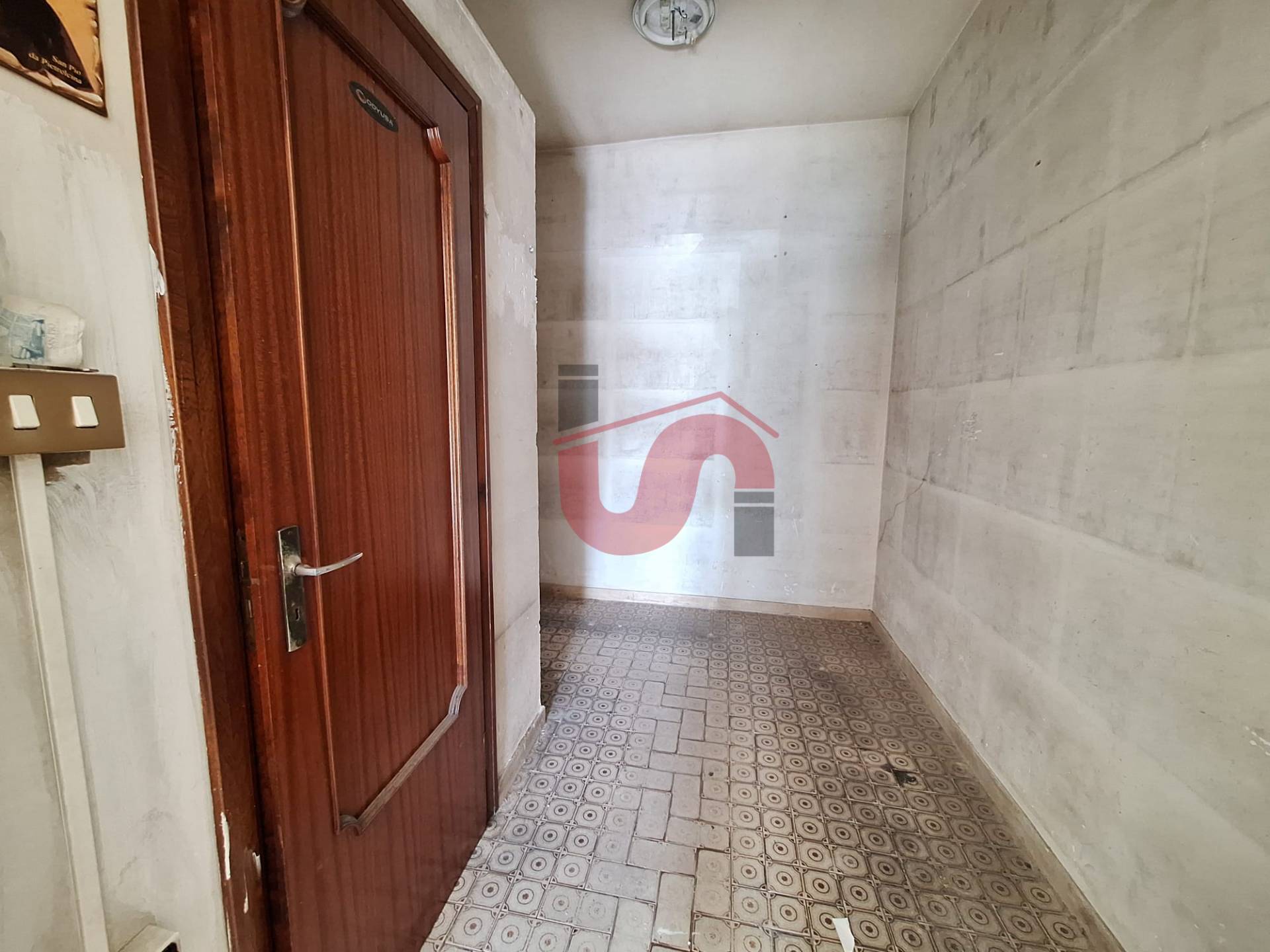 Locale commerciale in affitto a Benevento, Mellusi/Atlantici