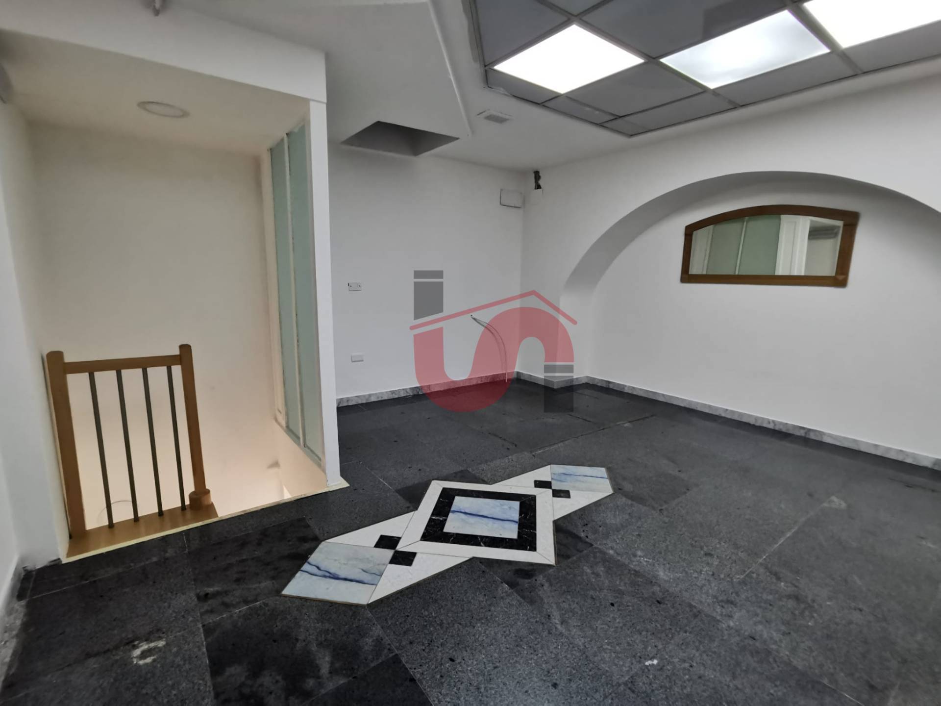 NEGOZIO in vendita a Benevento, CENTRO STORICO