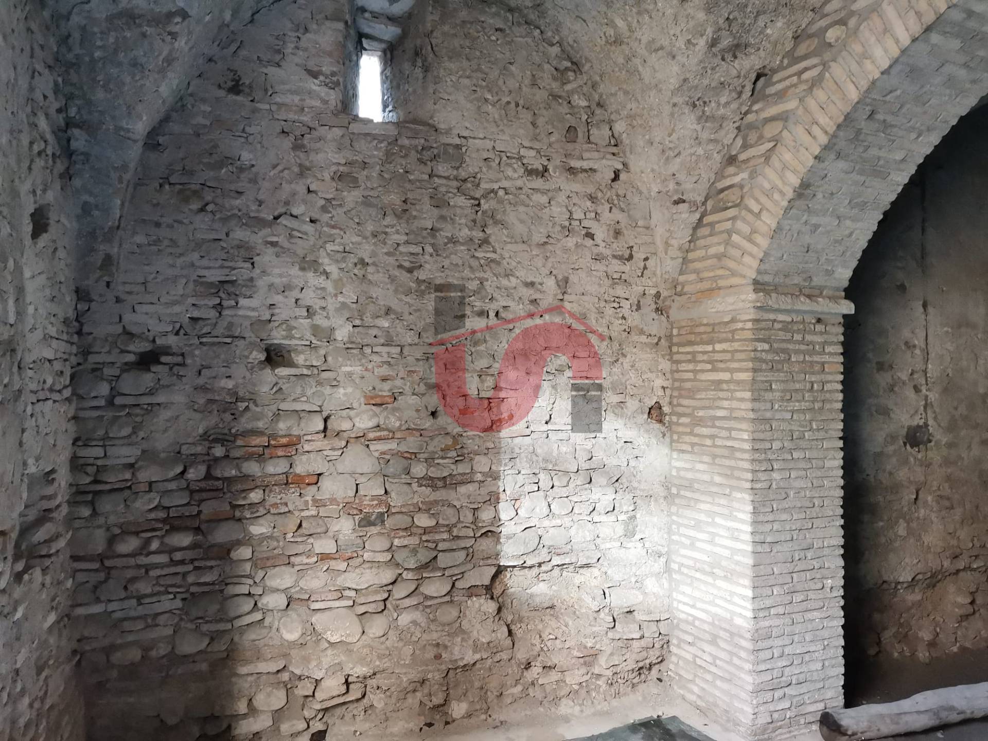 NEGOZIO in affitto a Benevento, CENTRO STORICO