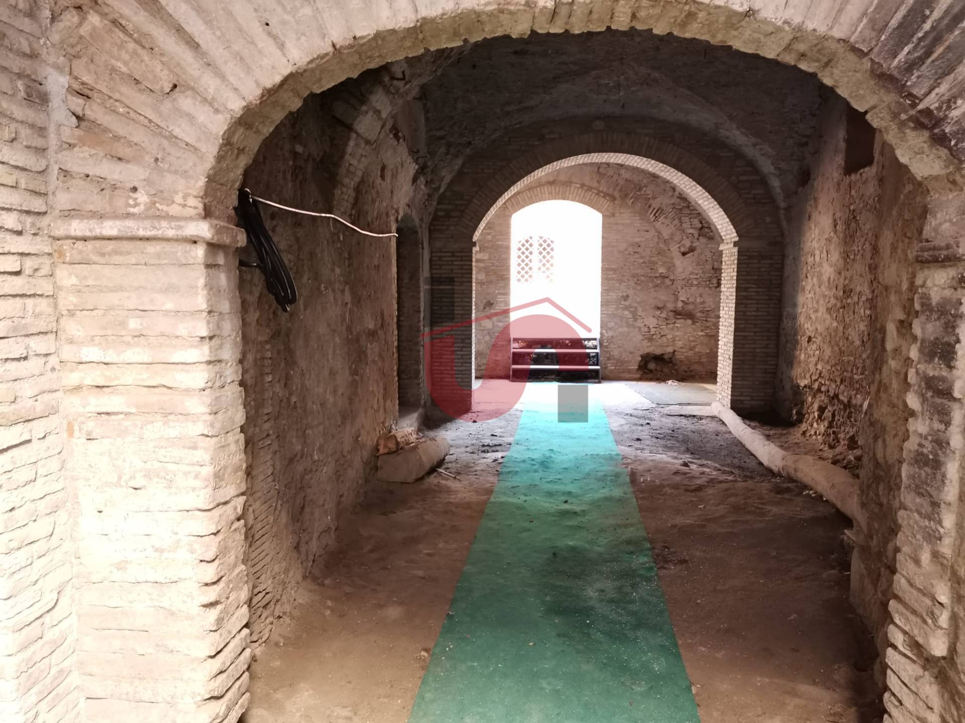 NEGOZIO in affitto a Benevento, CENTRO STORICO