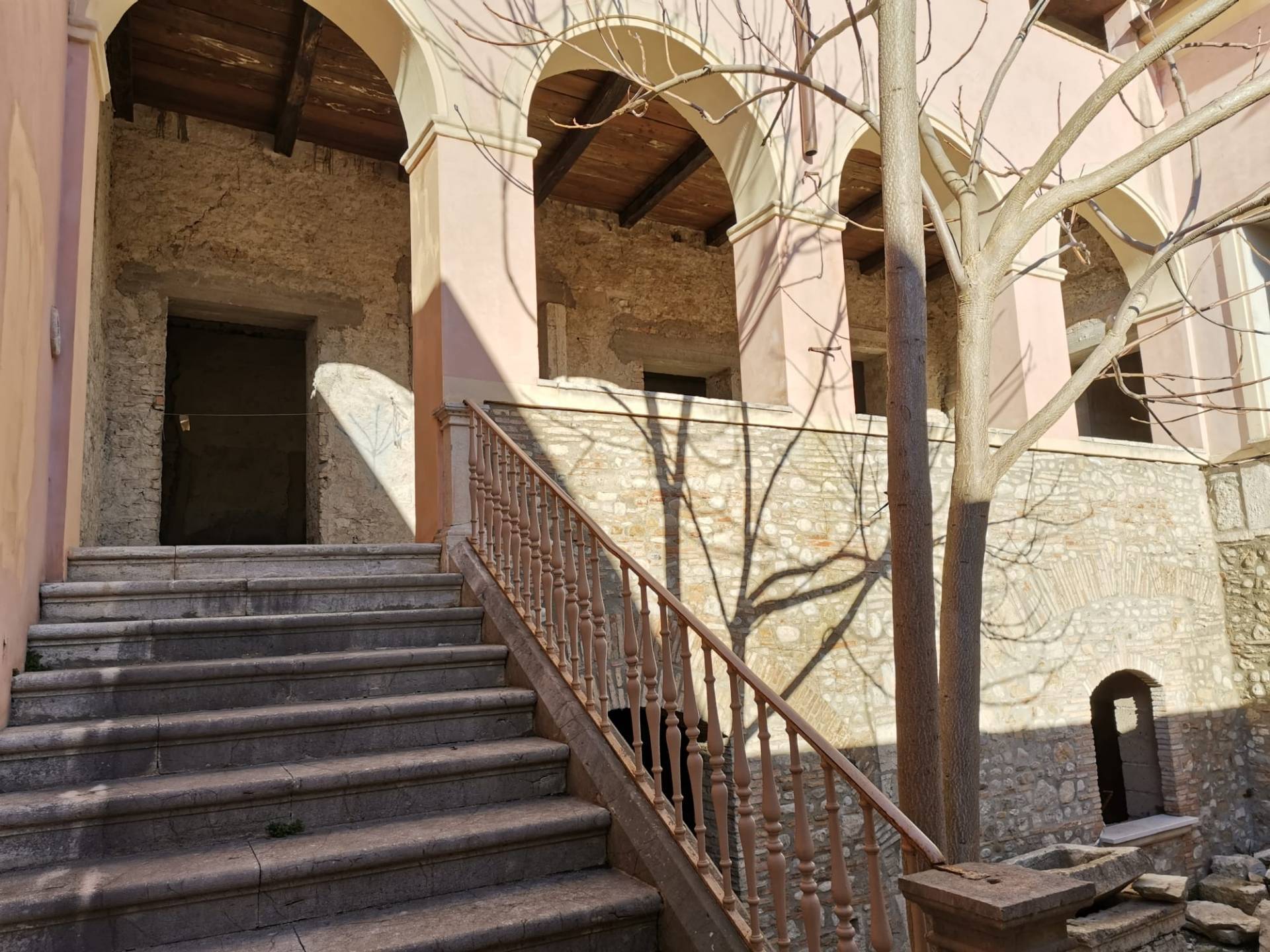 APPARTAMENTO + DI 4 LOCALI in vendita a Benevento, CENTRO STORICO