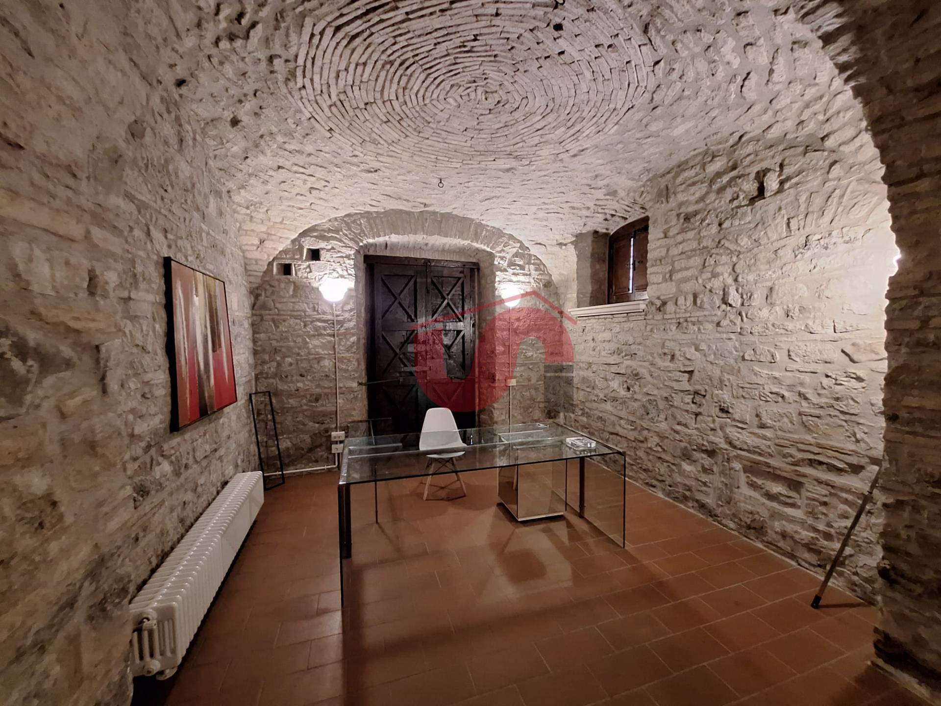 Locale commerciale in affitto a Benevento, CENTRO STORICO