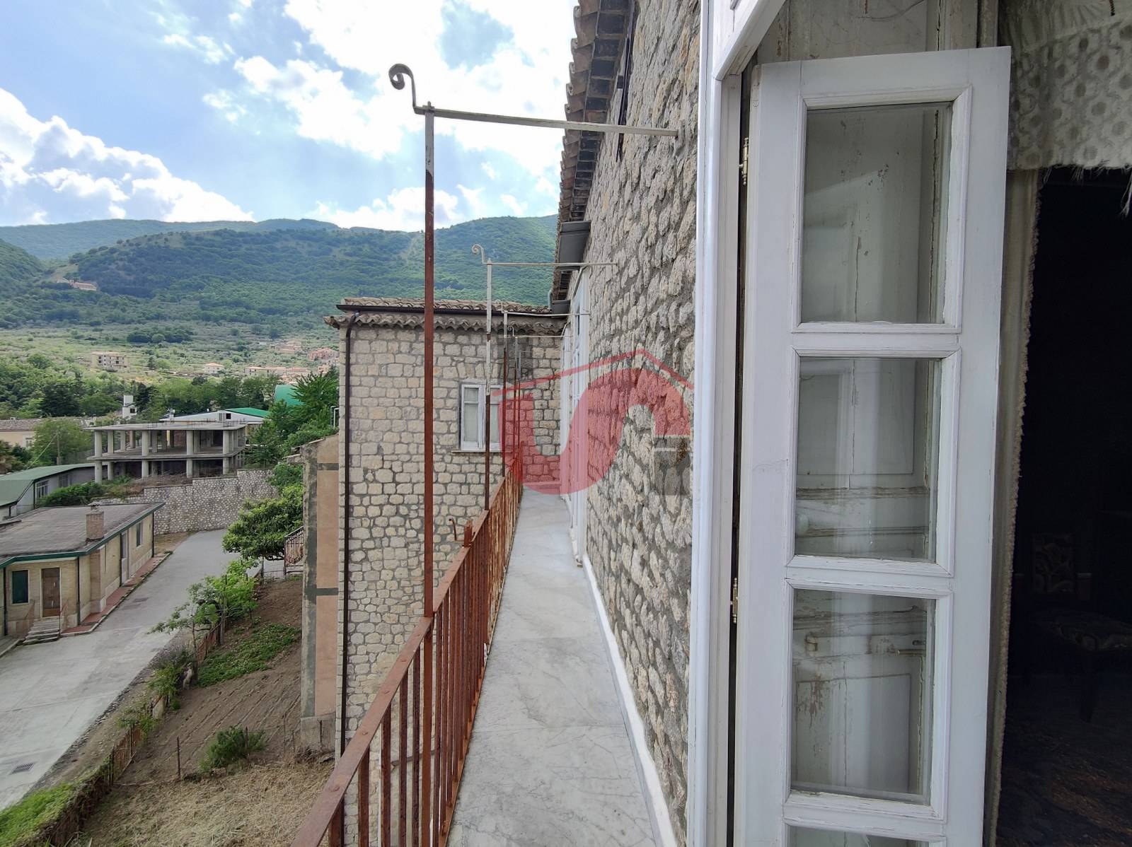 SEMINDIPENDENTE in vendita a Vitulano