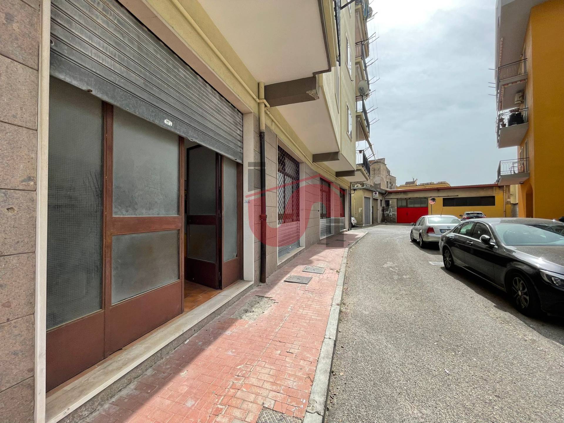 LOCALE PLURIUSO in vendita a Benevento, Ferrovia