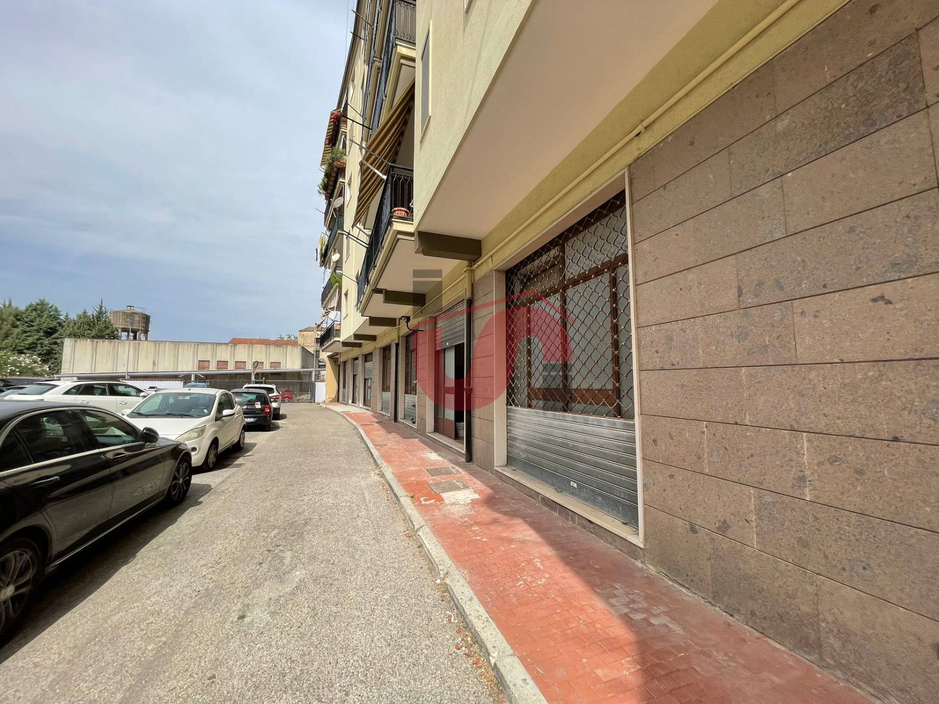 LOCALE PLURIUSO in vendita a Benevento, Ferrovia