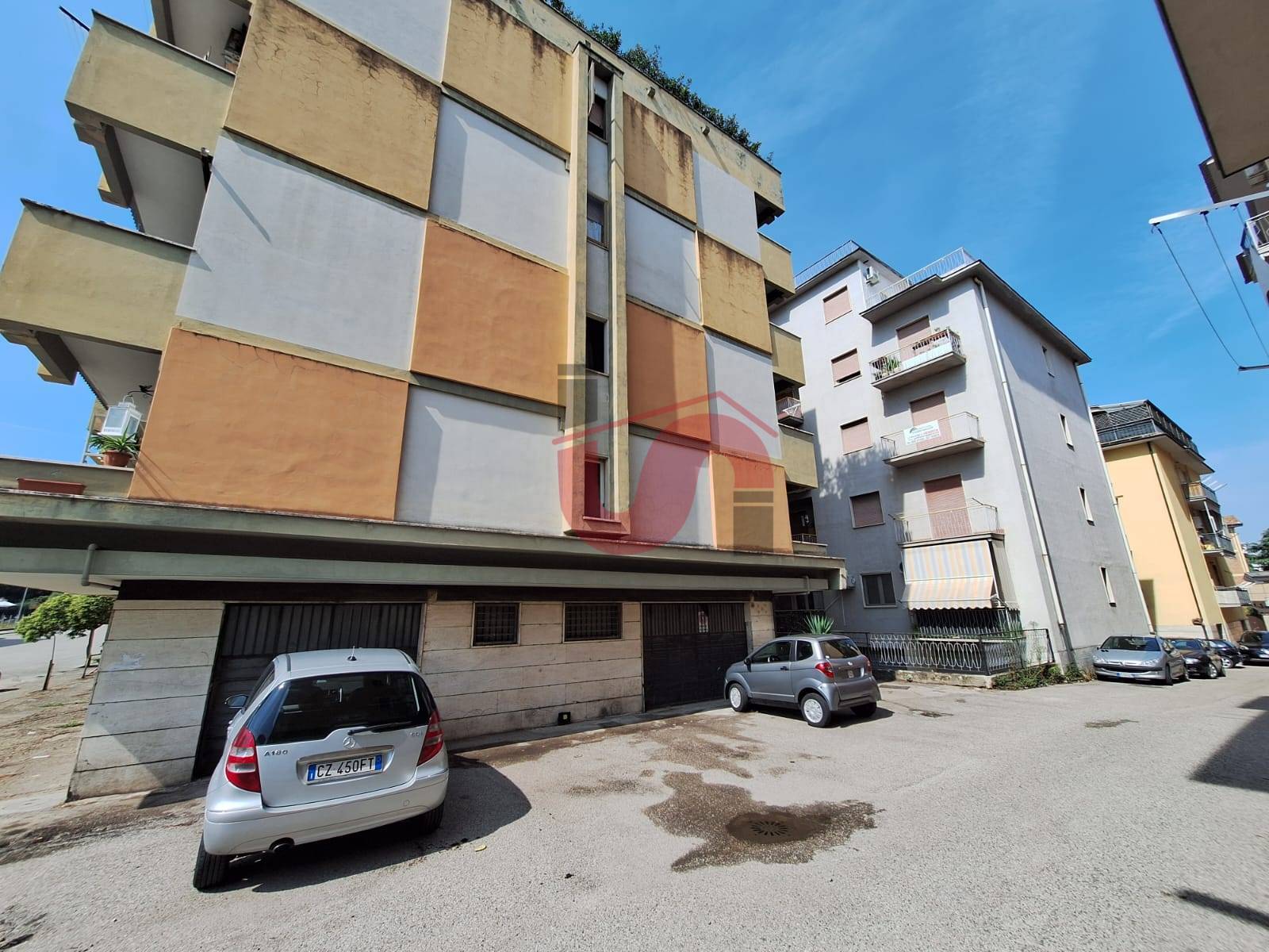 Locale Artigianale/Deposito in affitto a Benevento, Mellusi