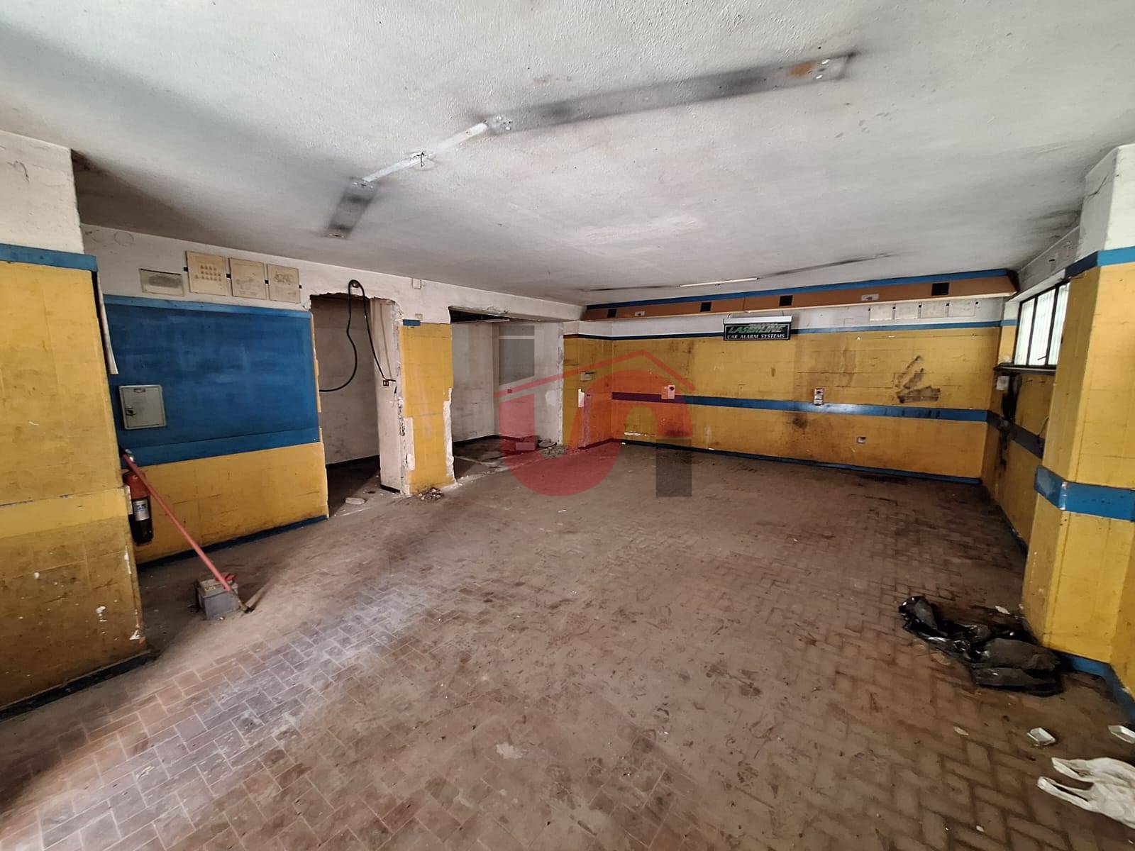 Locale Artigianale/Deposito in affitto a Benevento, Mellusi