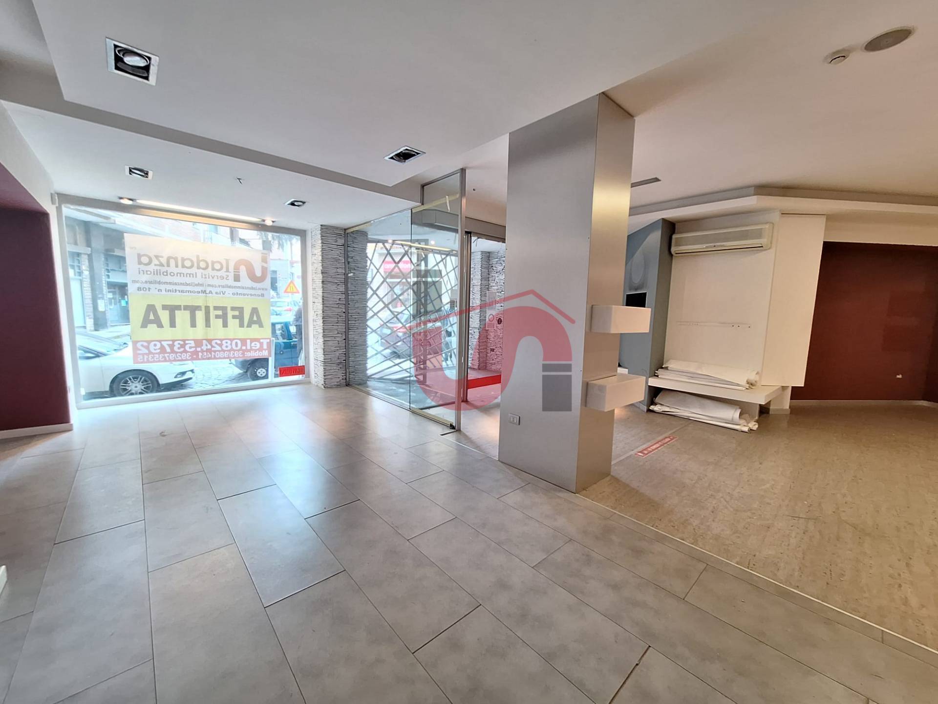 Locale commerciale in affitto a Benevento, CENTRO STORICO