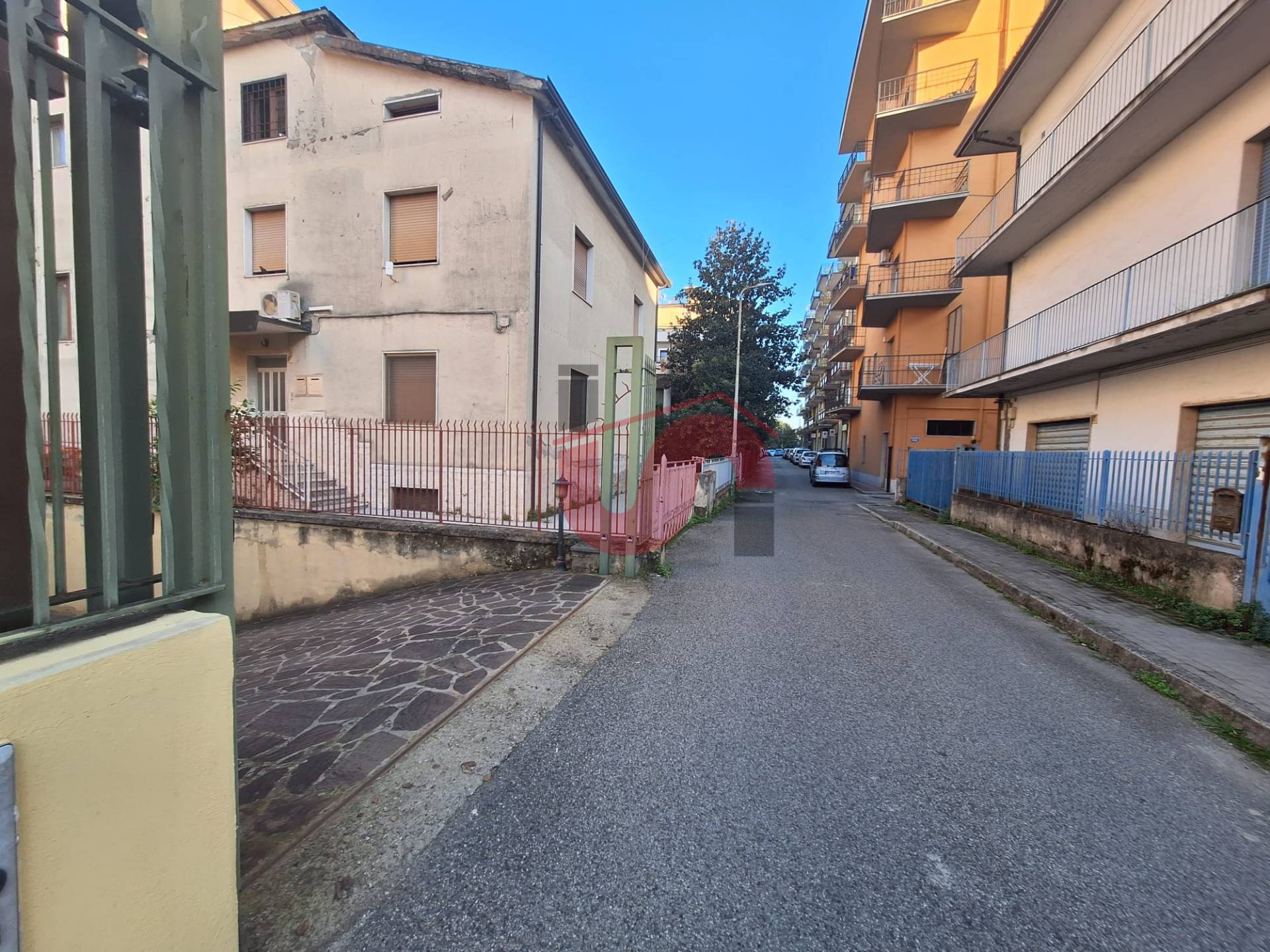 GARAGE/BOX in vendita a Benevento, Mellusi