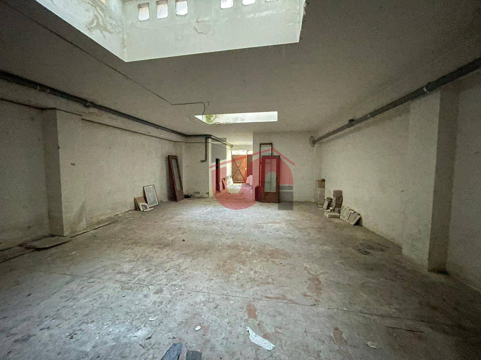 Deposito in vendita a Benevento, Centro