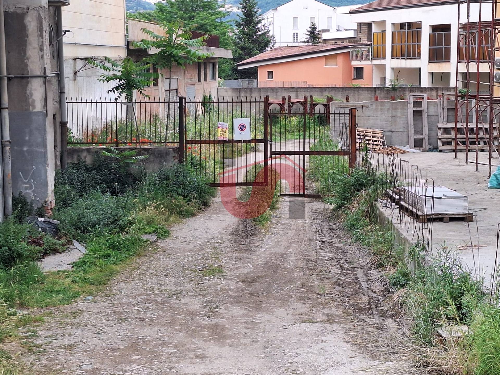 Deposito in vendita a Benevento, Centro