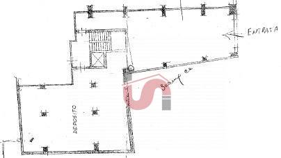 Deposito in vendita a Benevento, Centro