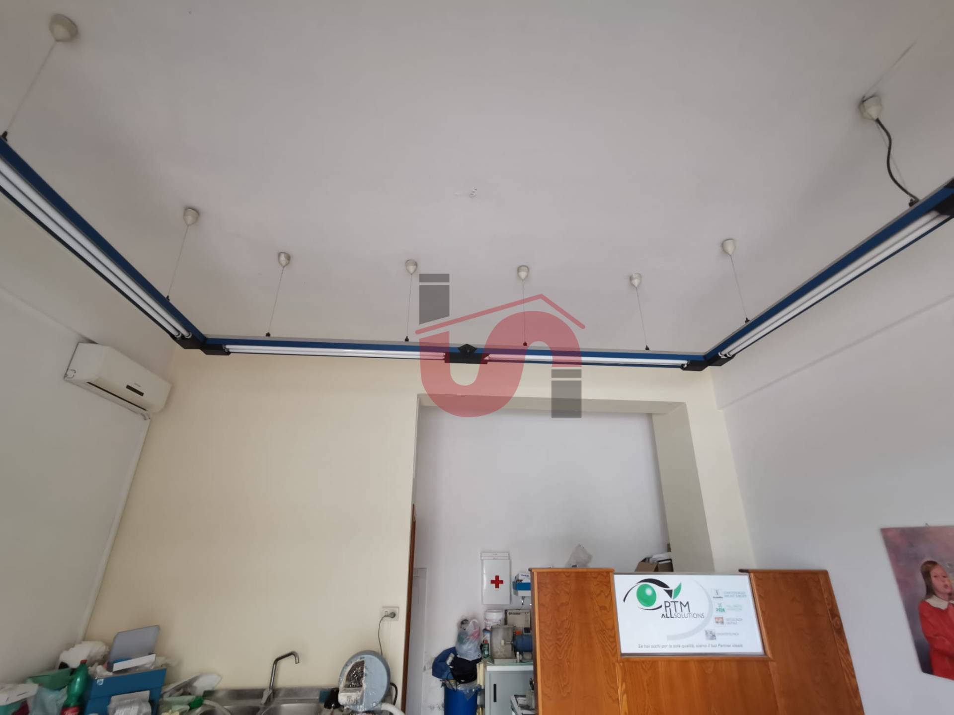 Locale commerciale in vendita a Benevento, Mellusi