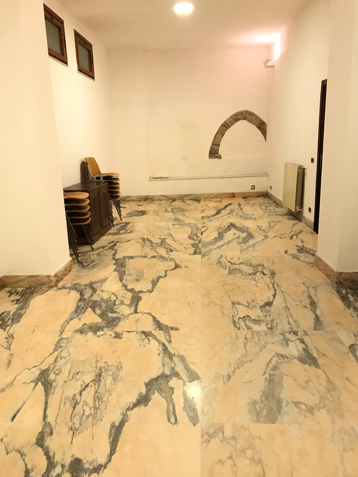 INTERO STABILE in affitto a Benevento, CENTRO STORICO