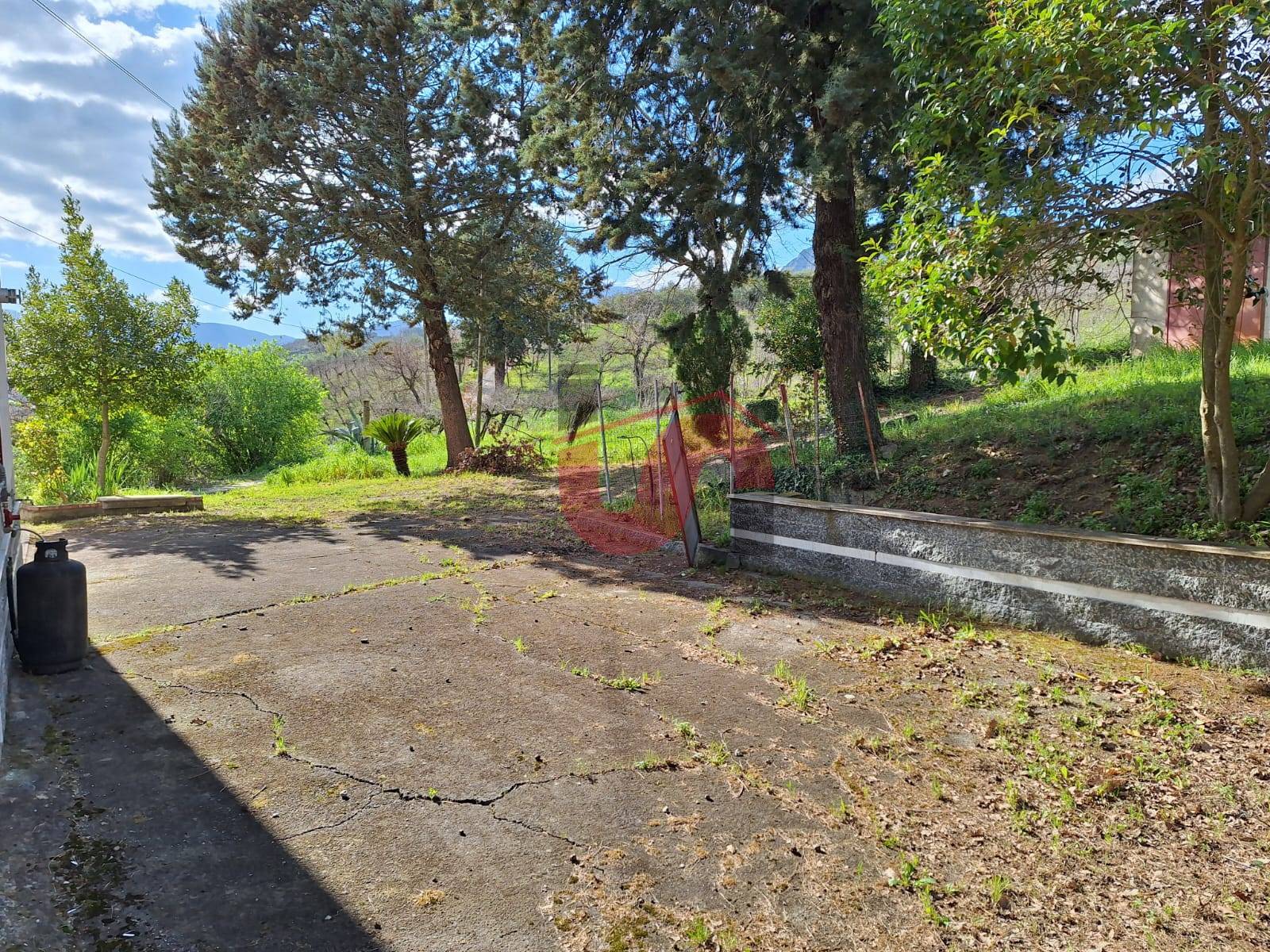 SEMINDIPENDENTE in vendita a Foglianise, Palmenta