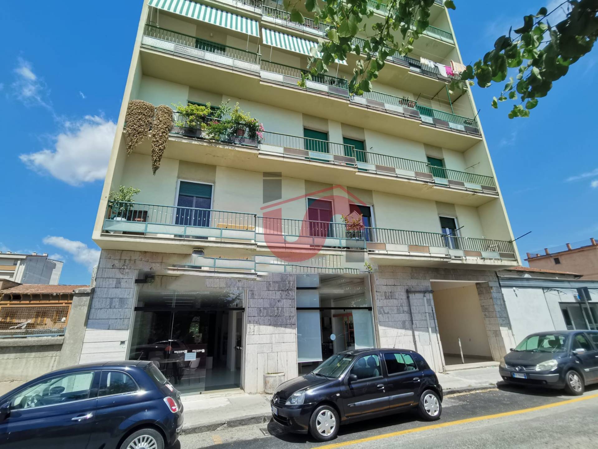 Locale commerciale in vendita a Benevento, Ferrovia