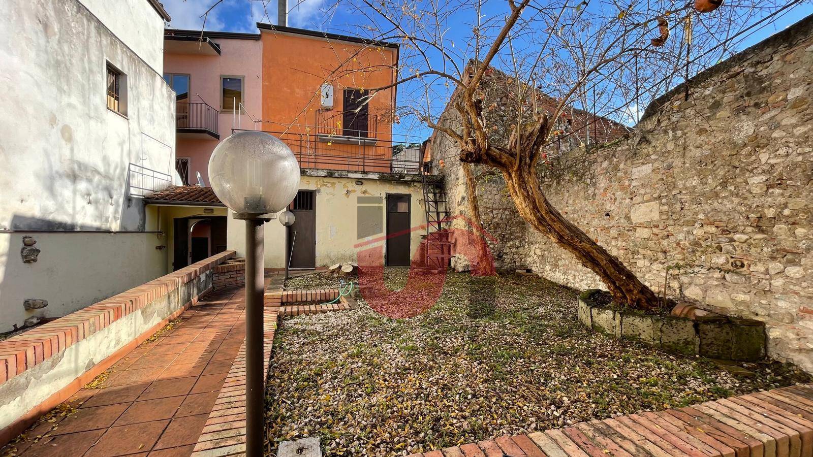 SEMINDIPENDENTE in vendita a Benevento, CENTRO STORICO