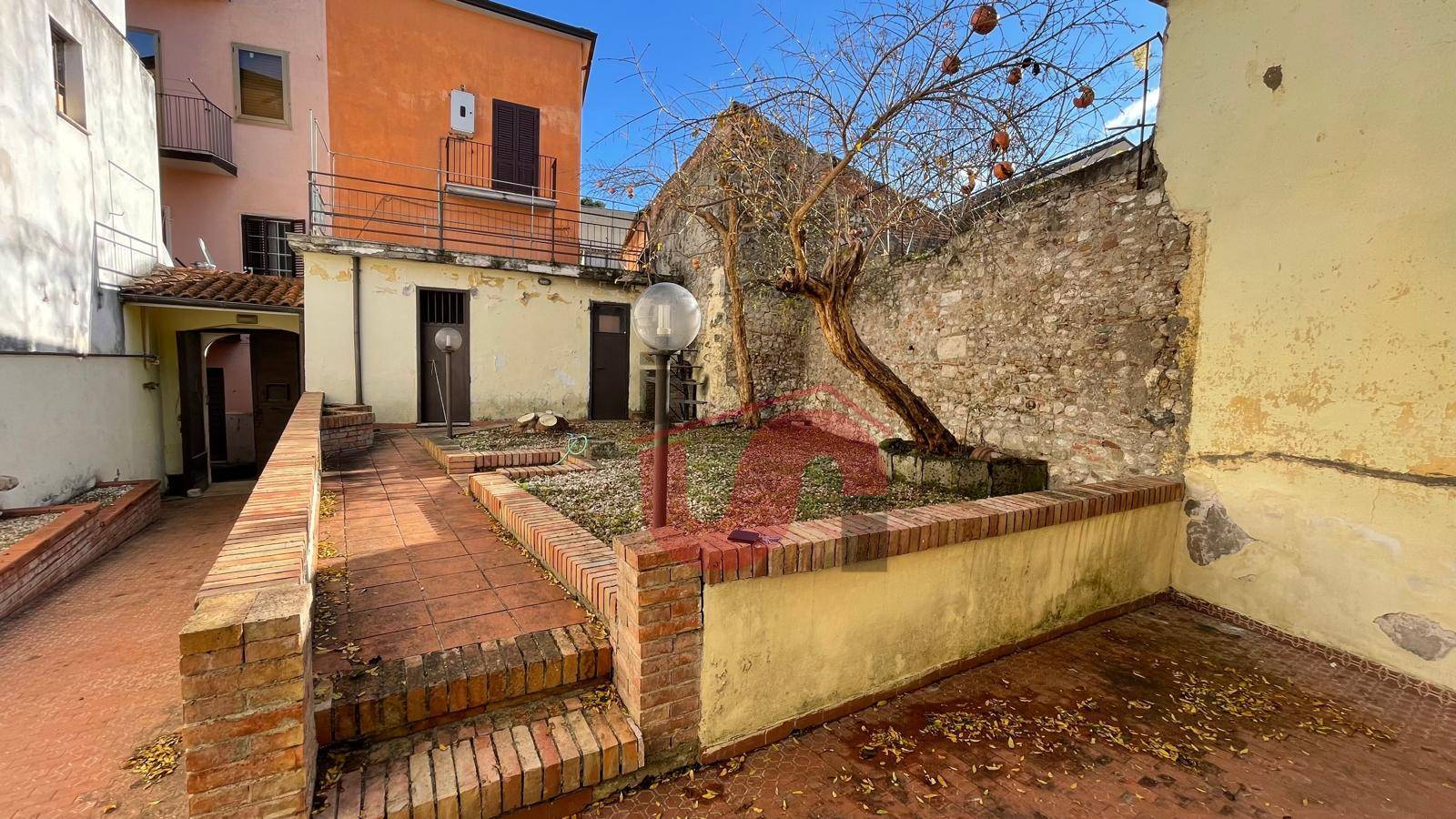 SEMINDIPENDENTE in vendita a Benevento, CENTRO STORICO