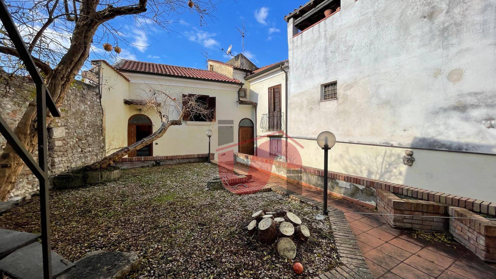 SEMINDIPENDENTE in vendita a Benevento, CENTRO STORICO