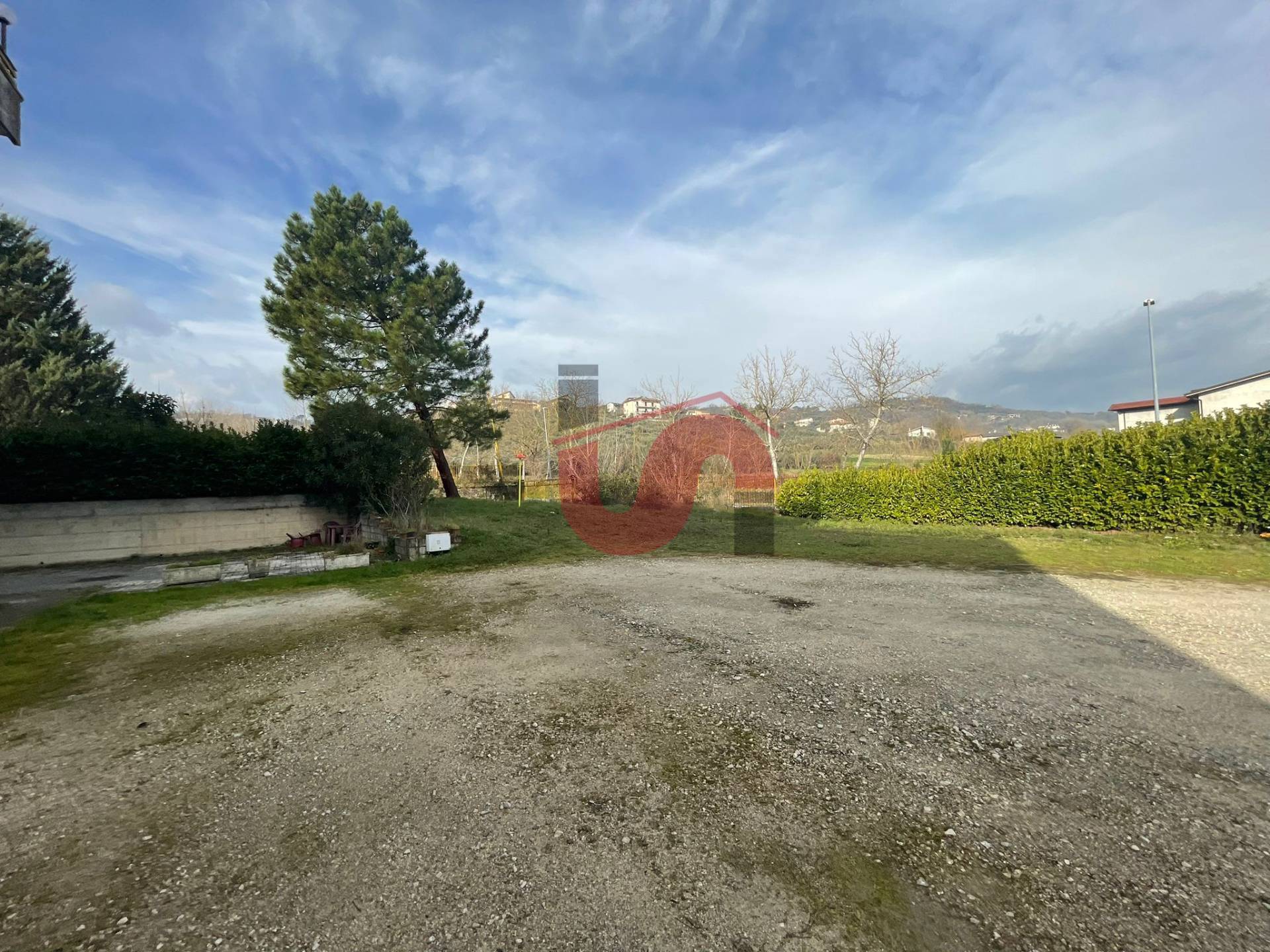 Locale commerciale in vendita a Benevento, CONTRADE