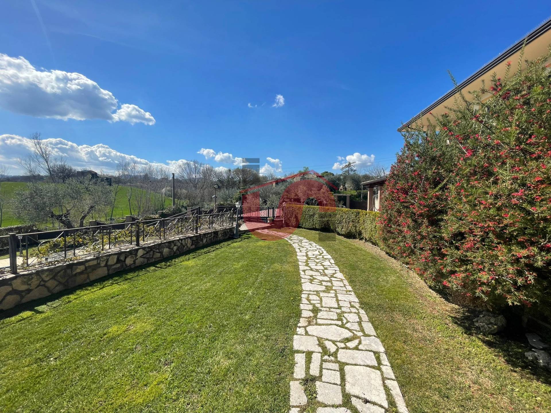 VILLA TRIFAMILIARE in vendita a Calvi