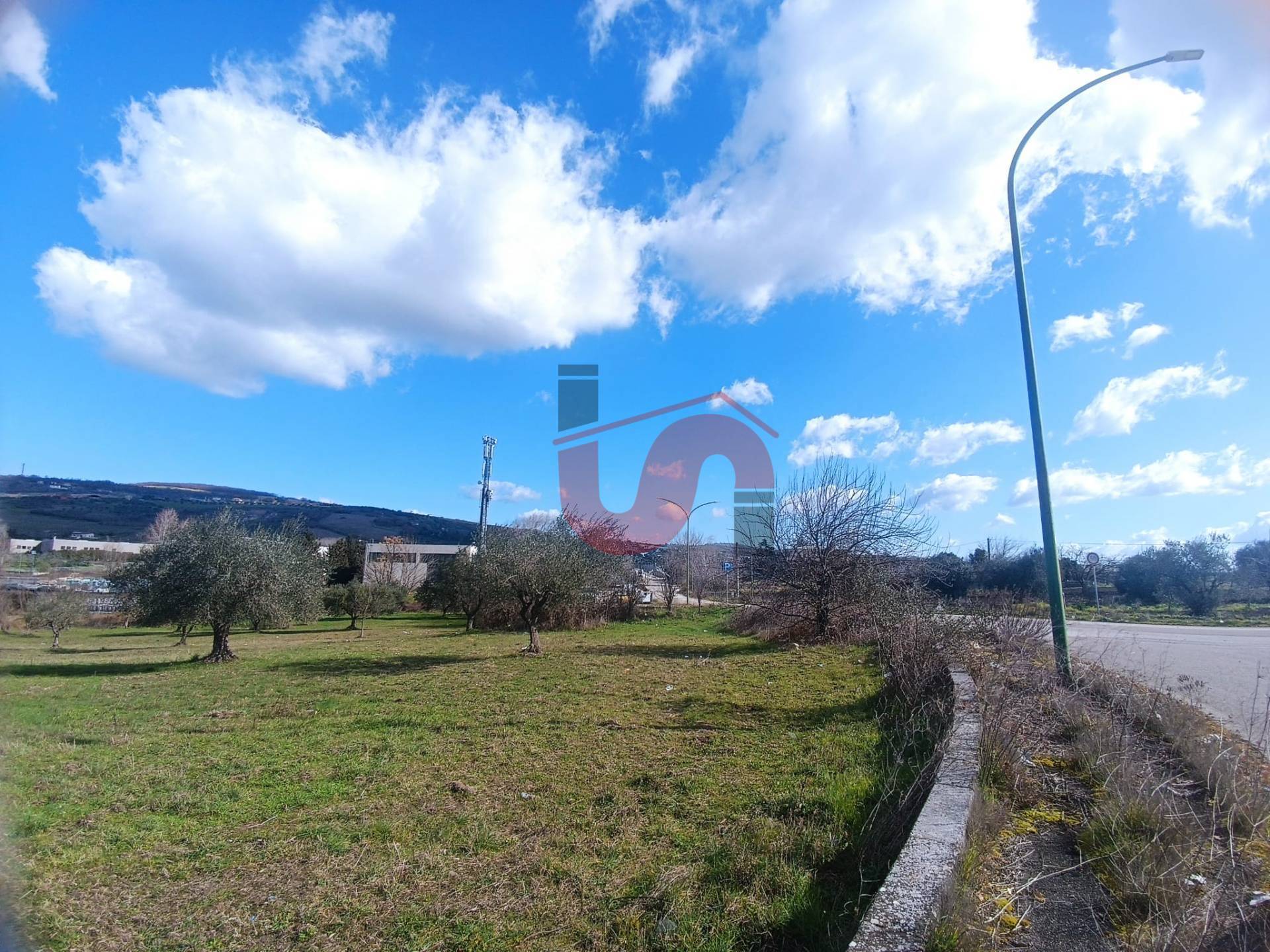 TERRENO INDUSTRIALE/COMMERCIALE in vendita a Benevento, CONTRADE
