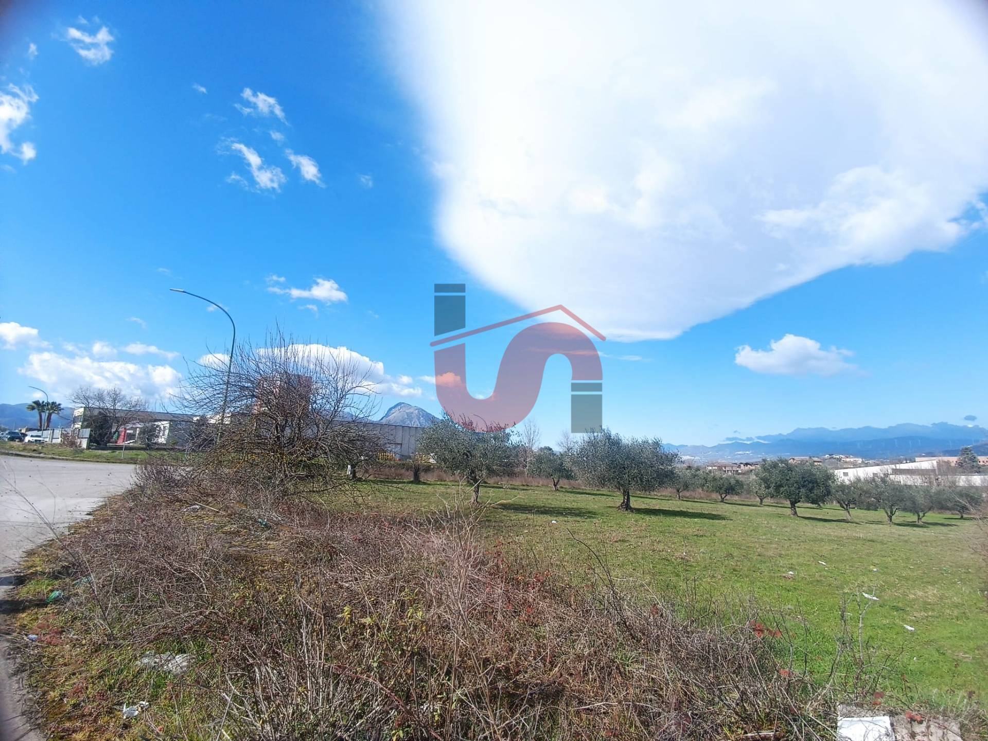 TERRENO INDUSTRIALE/COMMERCIALE in vendita a Benevento, CONTRADE