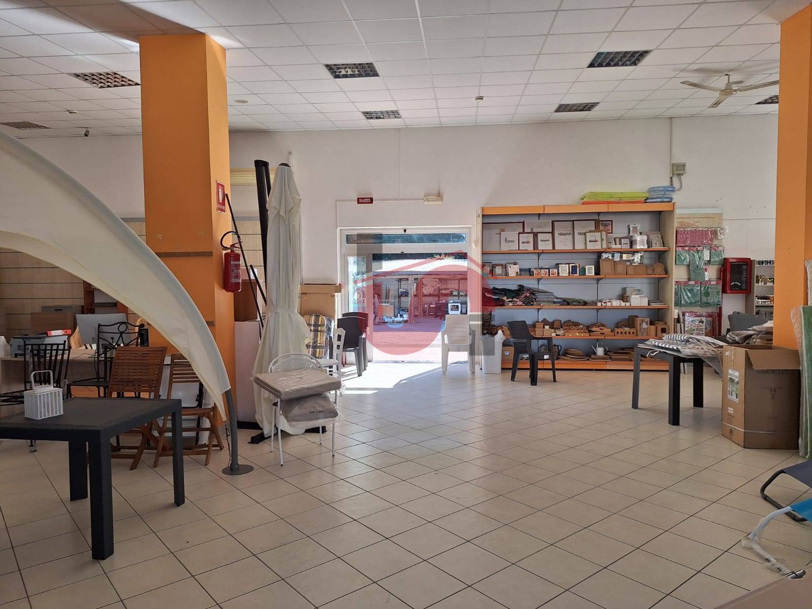 NEGOZIO in affitto a Ceppaloni