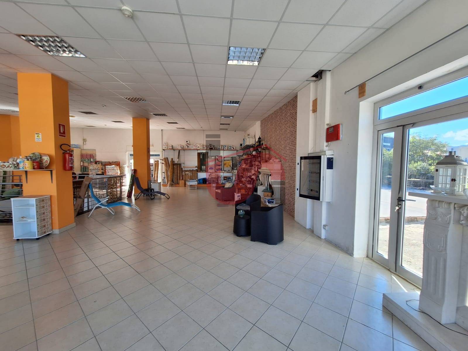 NEGOZIO in affitto a Ceppaloni