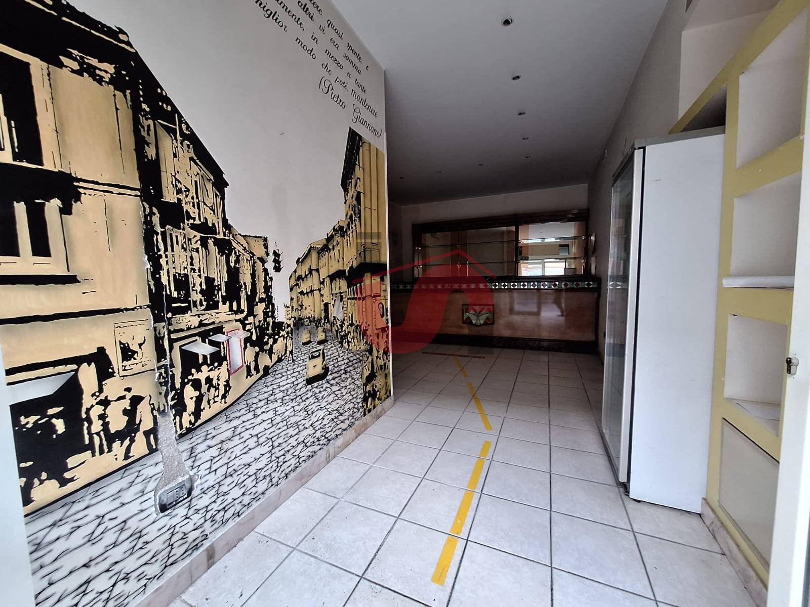 Locale commerciale in vendita a Benevento, CENTRO STORICO