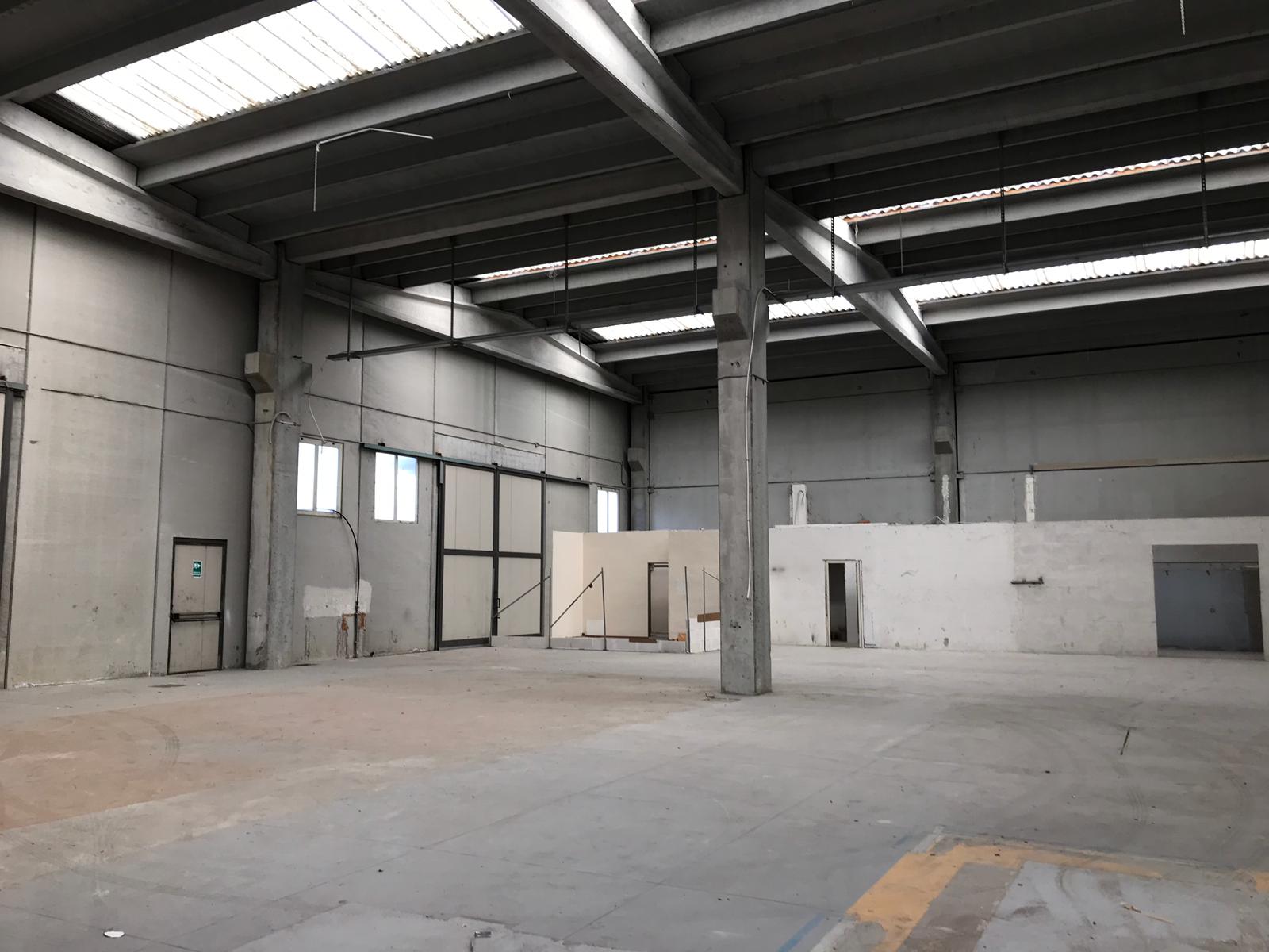 CAPANNONE INDUSTRIALE in vendita a Benevento, CONTRADE