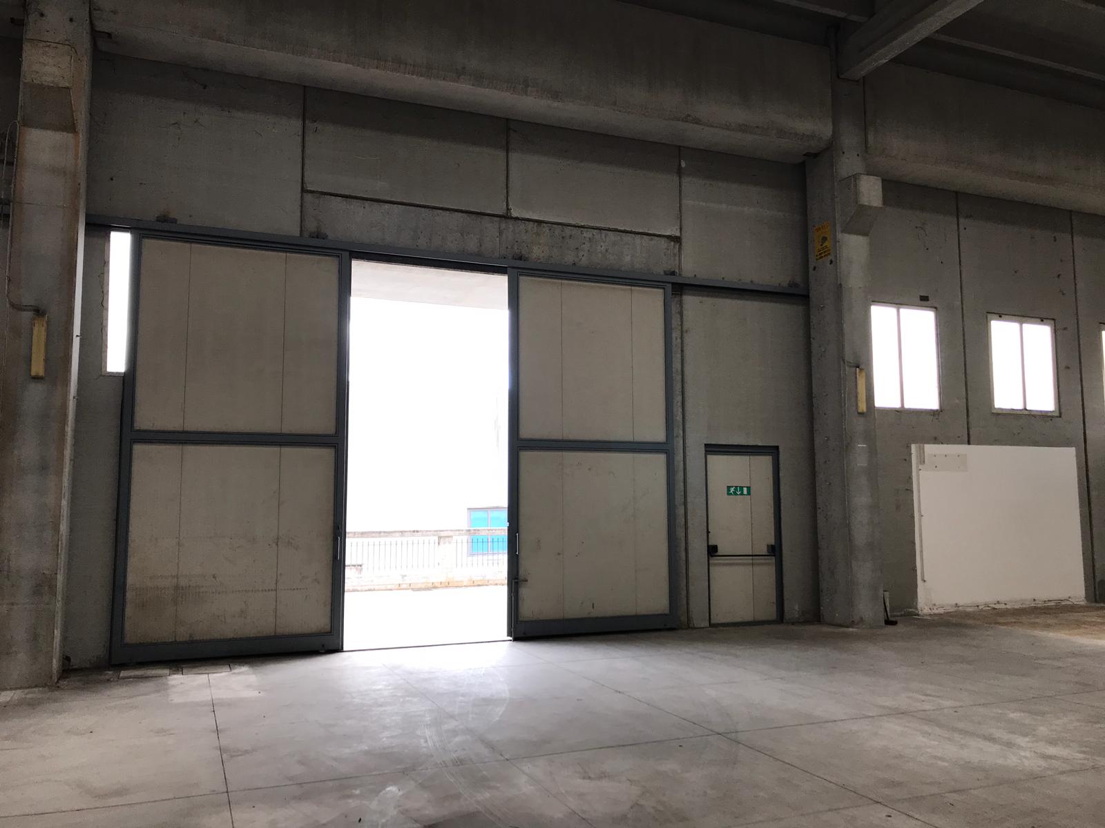 CAPANNONE INDUSTRIALE in vendita a Benevento, CONTRADE