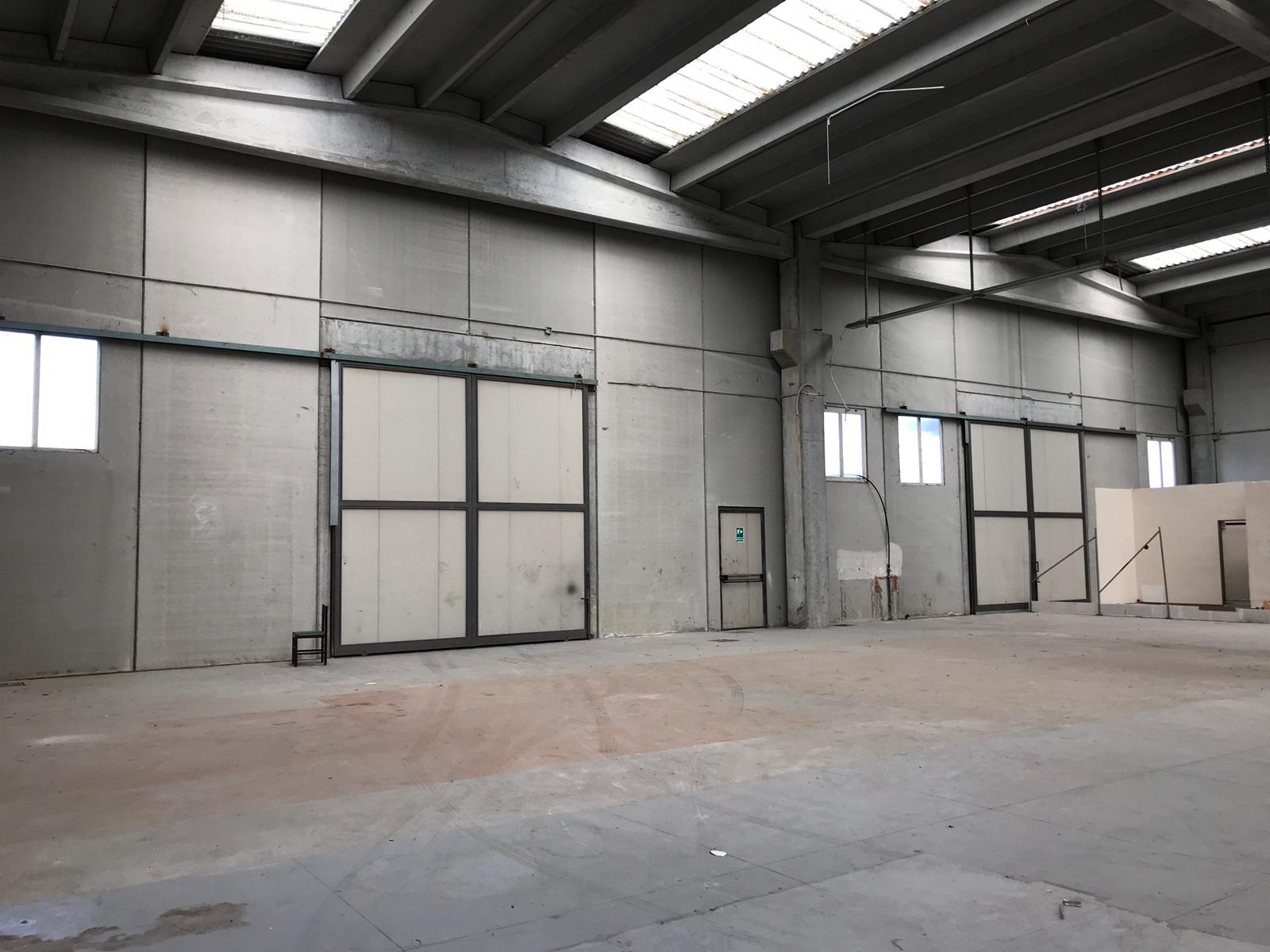 CAPANNONE INDUSTRIALE in vendita a Benevento, CONTRADE