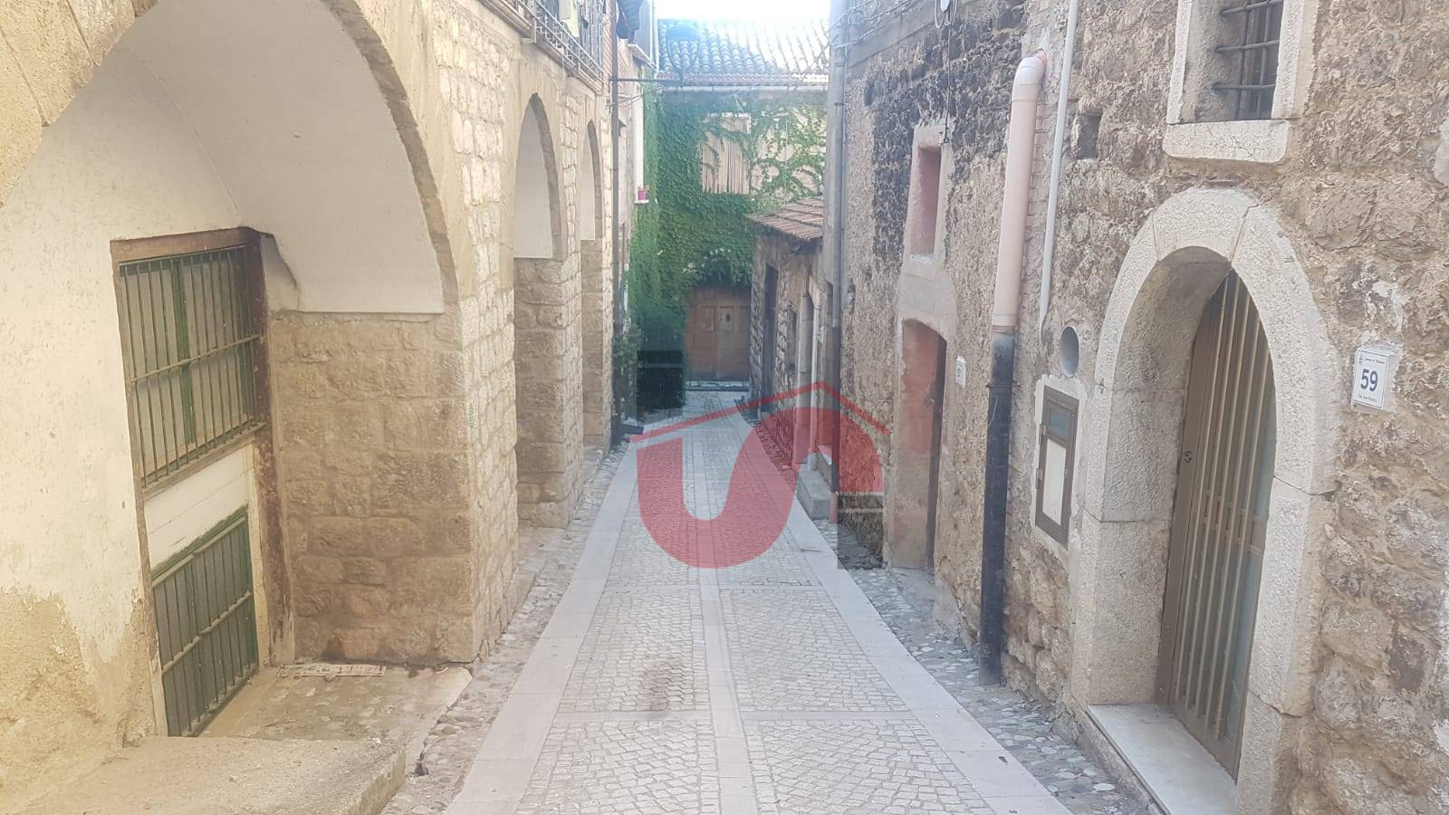 SEMINDIPENDENTE in vendita a Vitulano