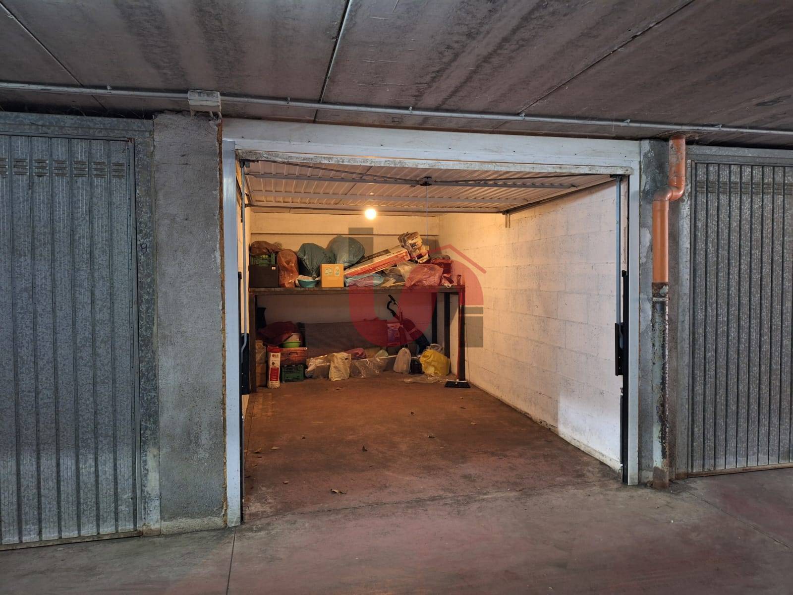 GARAGE/BOX in vendita a Benevento, Centro