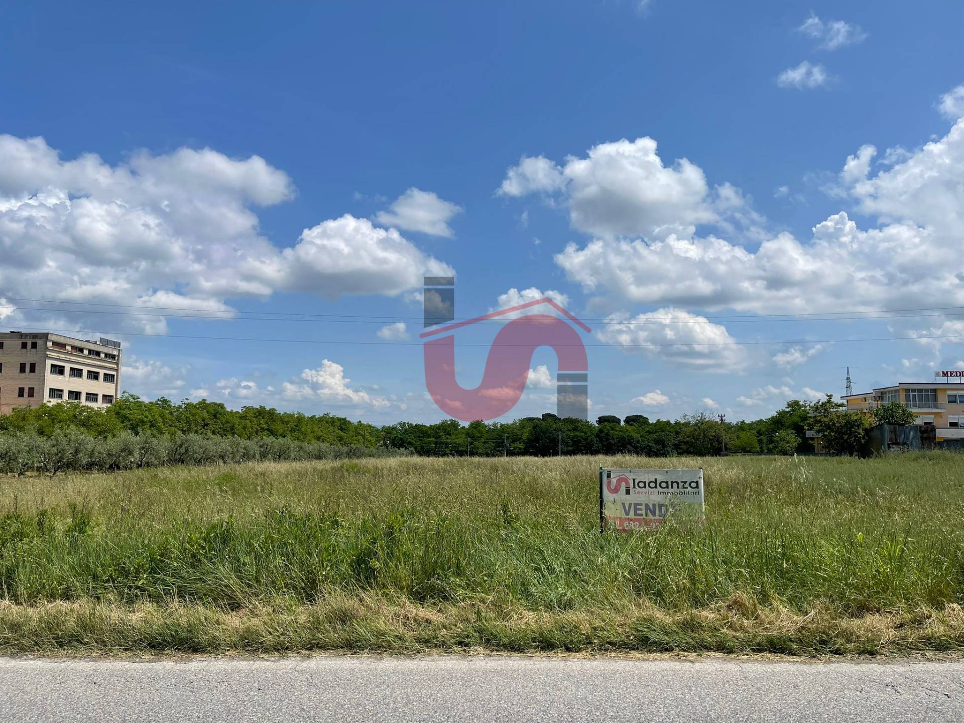 TERRENO INDUSTRIALE/COMMERCIALE in vendita a Benevento, CONTRADE