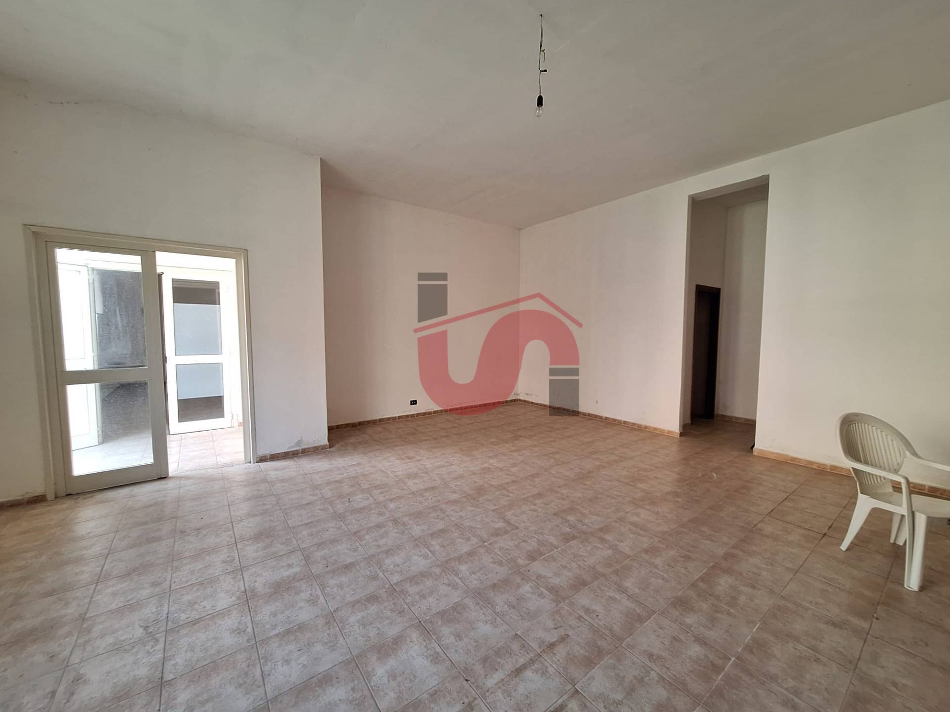 Locale commerciale in vendita a Benevento, Centro