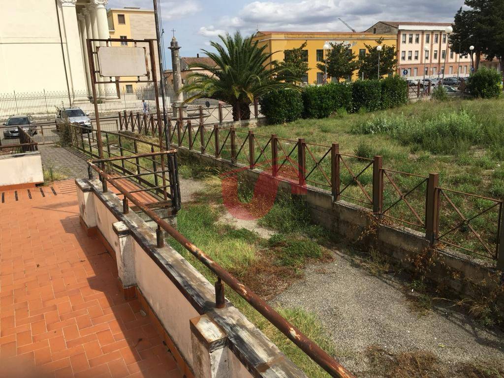 Scuola/Ufficio in vendita a Benevento, Centro