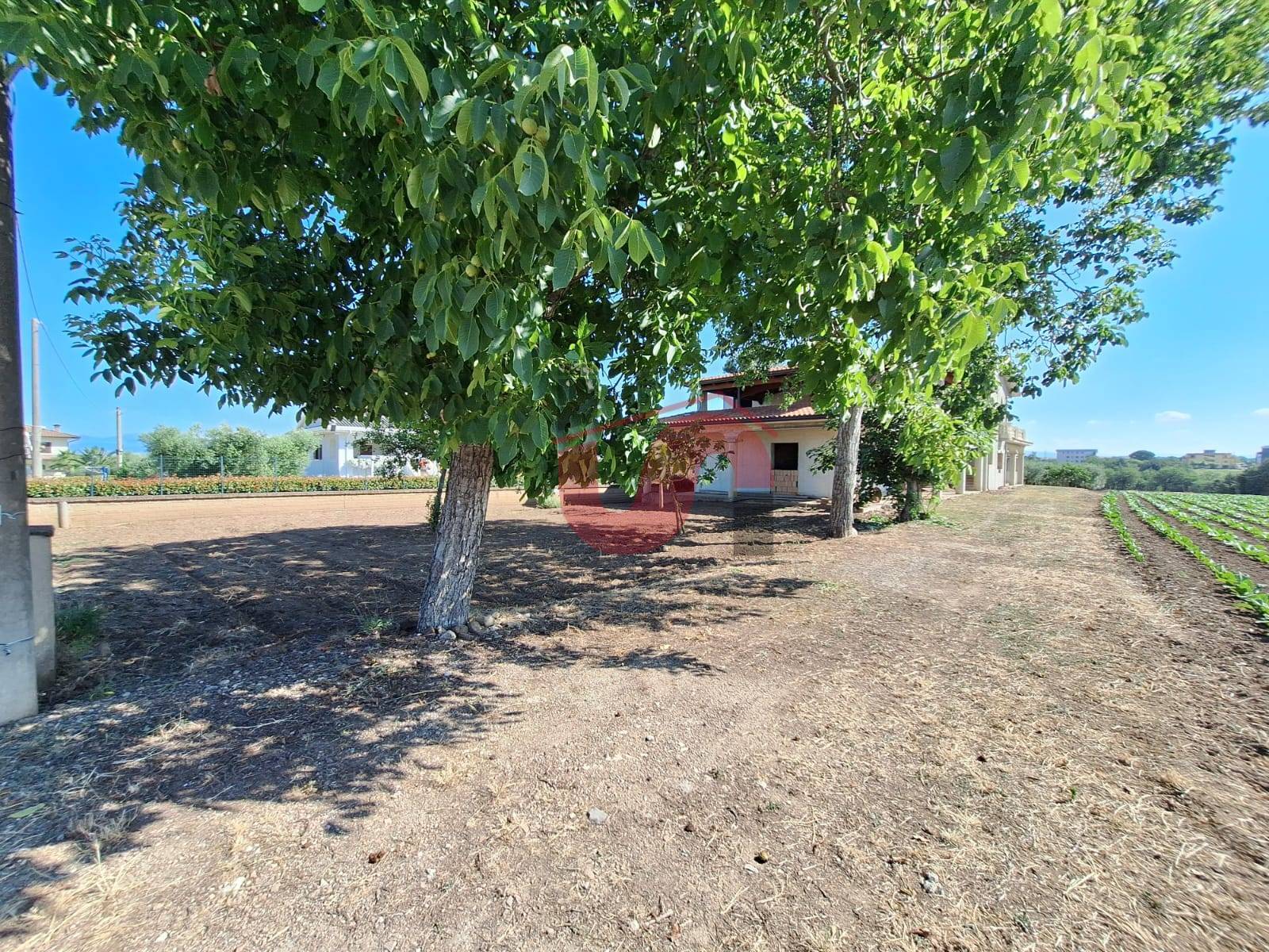 VILLA BIFAMILIARE in vendita a Benevento, CONTRADE