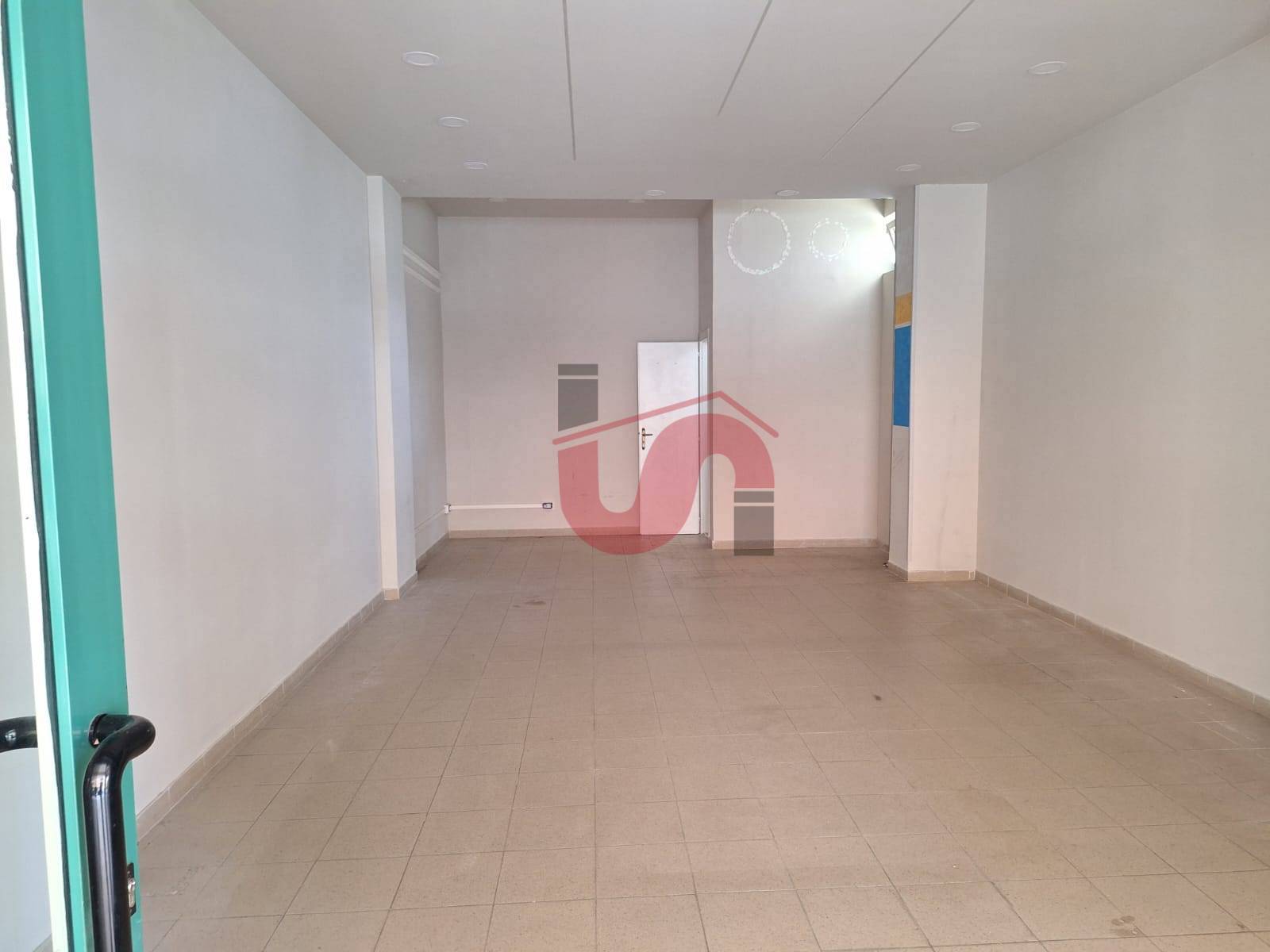 NEGOZIO in affitto a Benevento, Mellusi/Atlantici