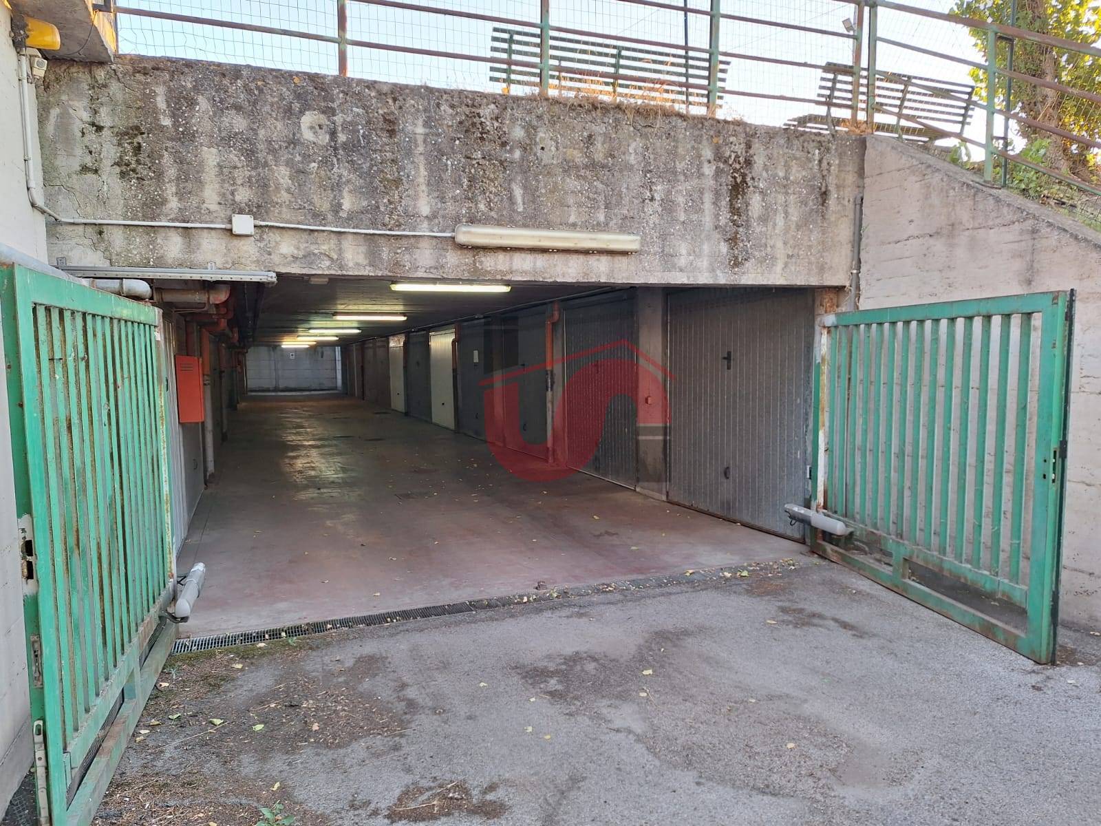 GARAGE/BOX in vendita a Benevento, Centro