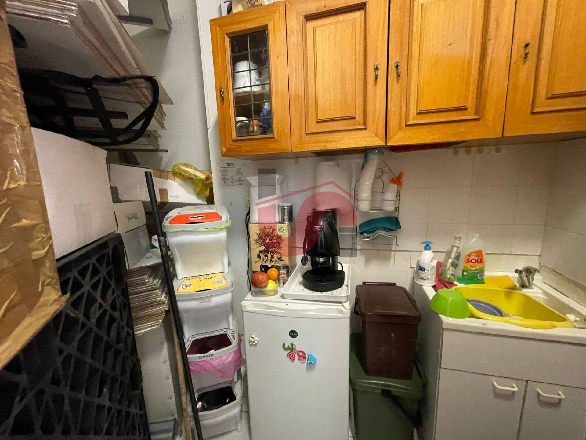 Locale commerciale in vendita a Benevento, Ferrovia