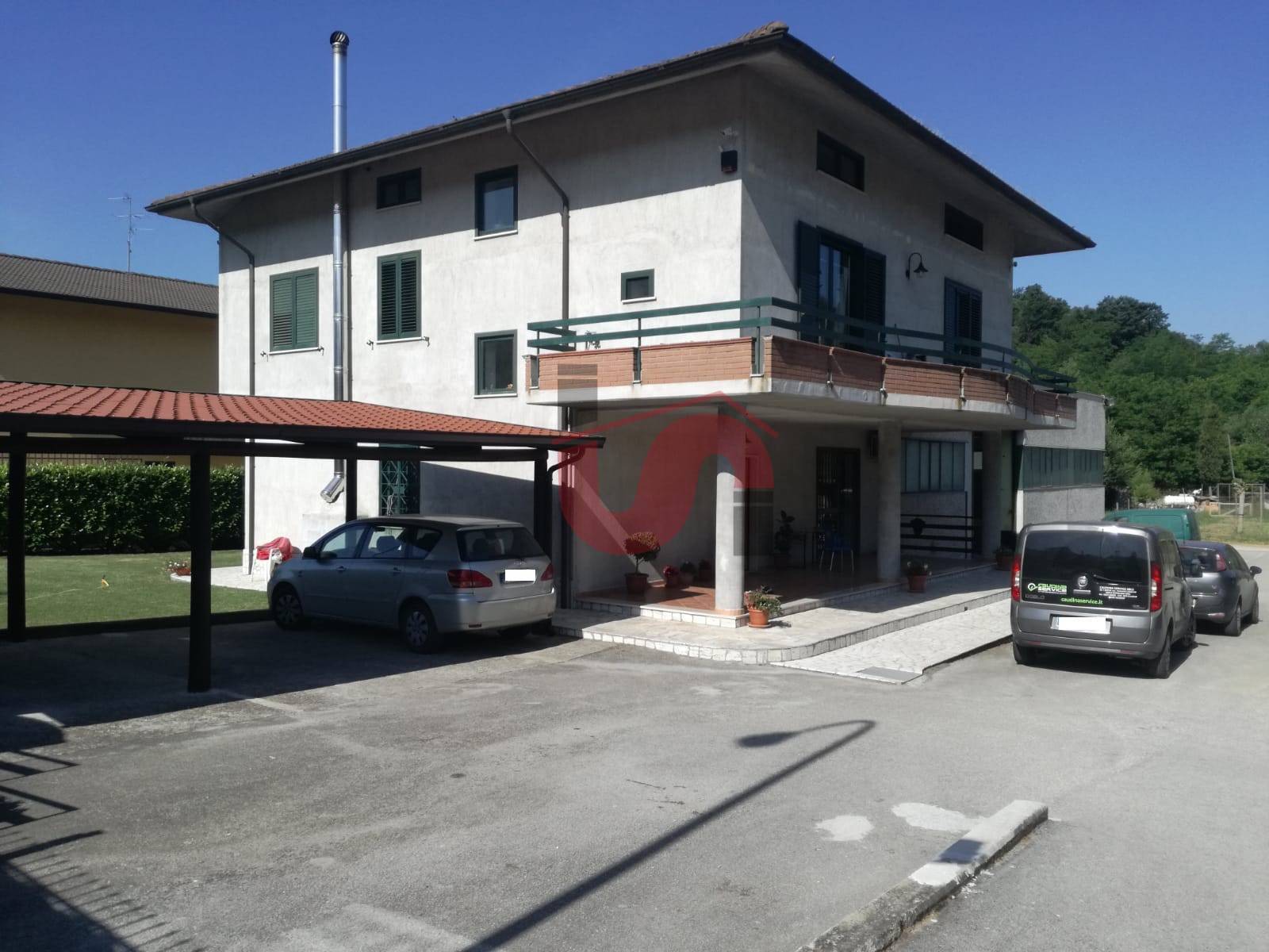 FABBRICATO INDUSTRIALE in vendita a Benevento, CONTRADE
