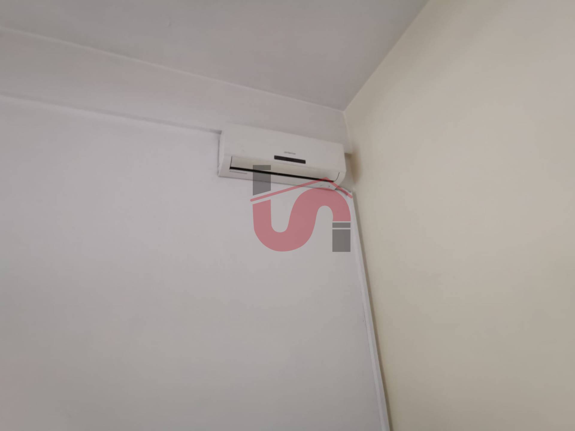 Locale commerciale in vendita a Benevento, Mellusi