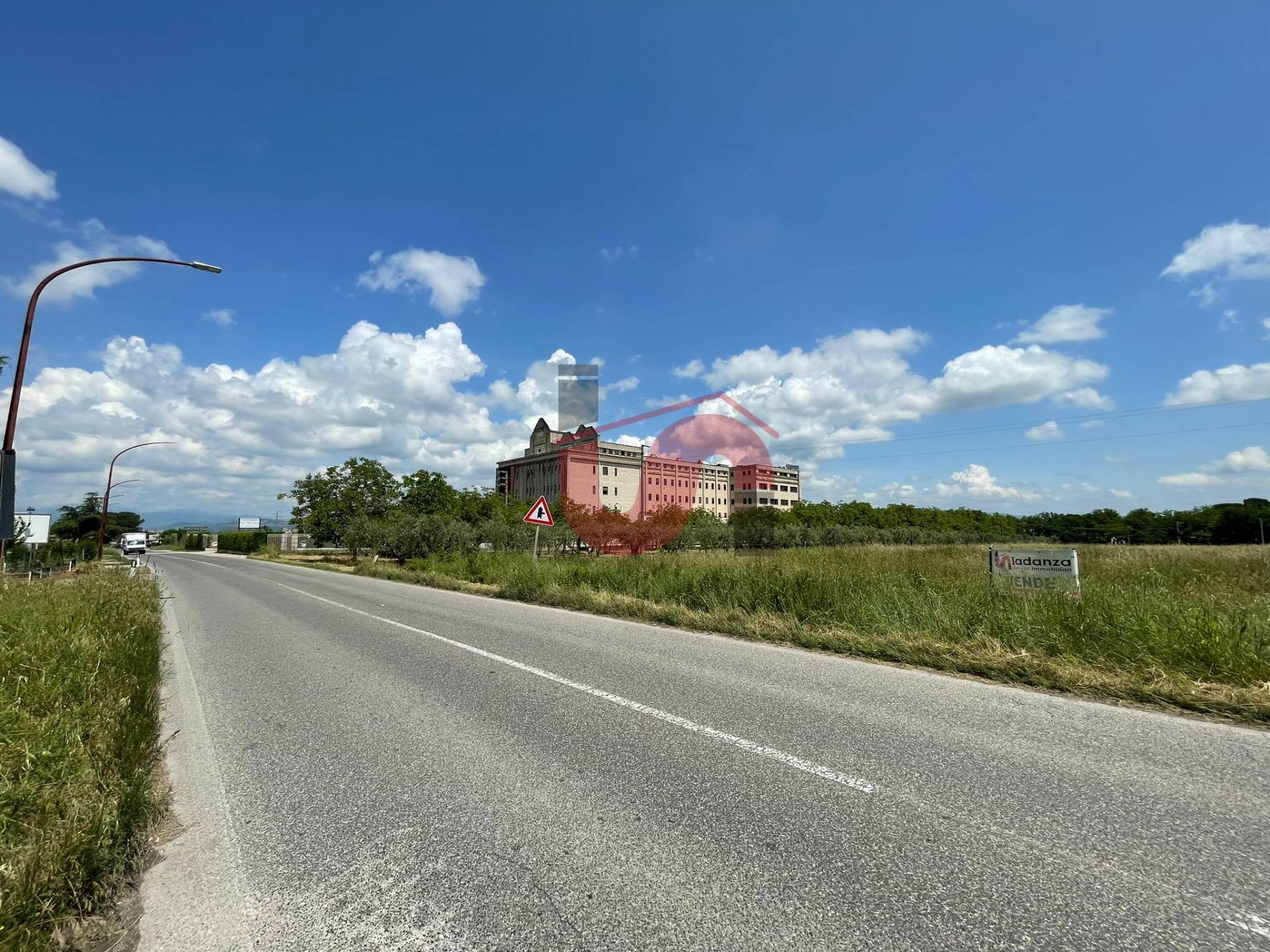 TERRENO INDUSTRIALE/COMMERCIALE in vendita a Benevento, CONTRADE
