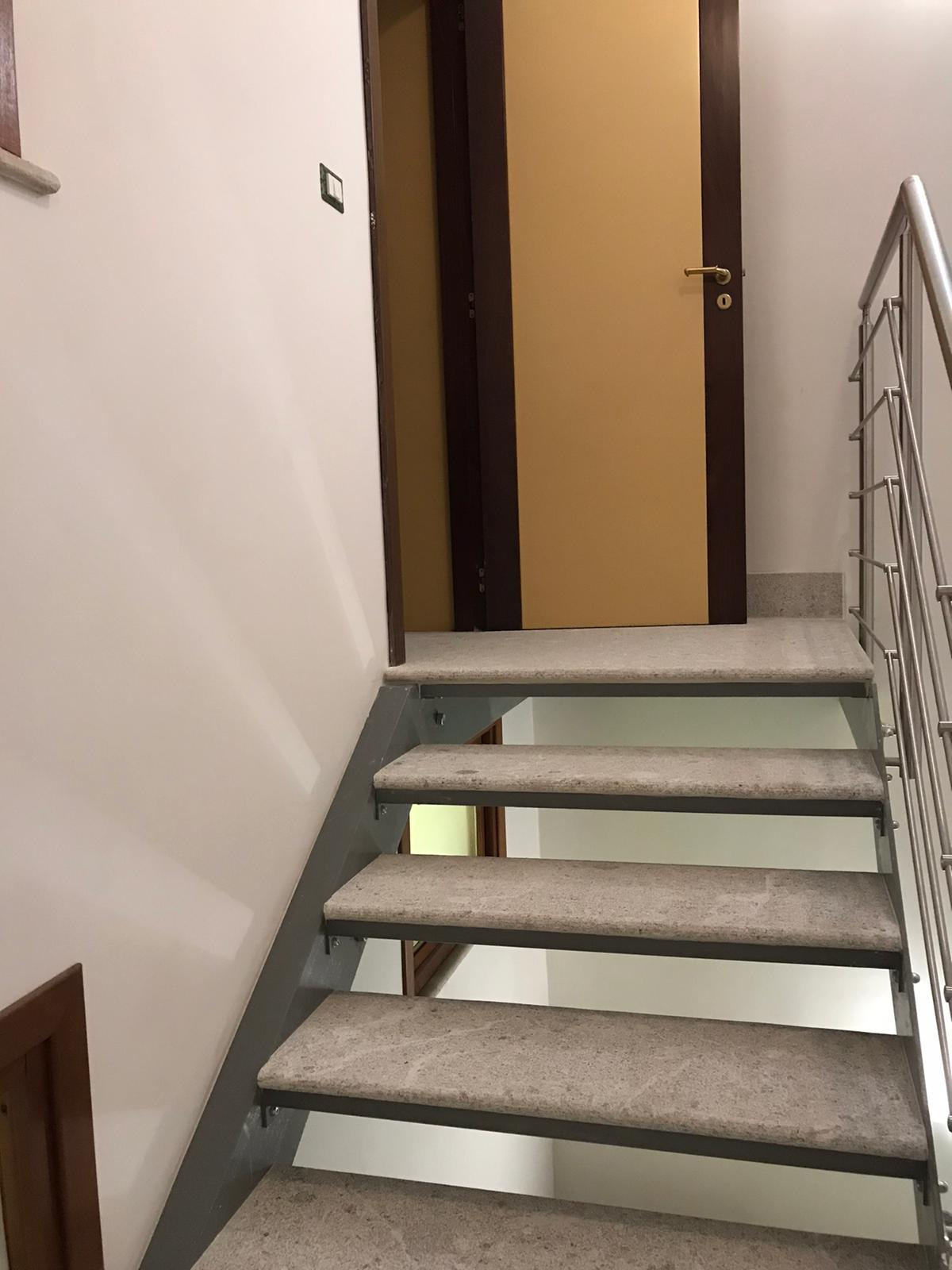 INTERO STABILE in vendita a Benevento, CENTRO STORICO