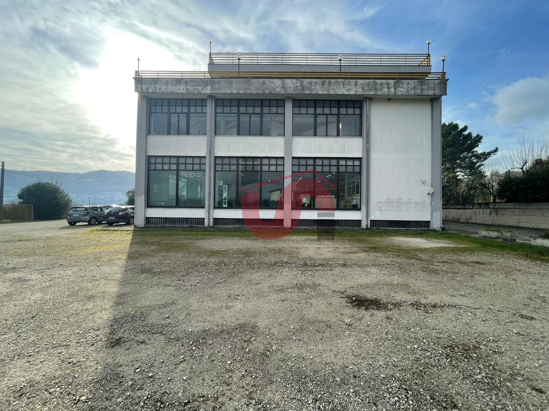 Locale commerciale in vendita a Benevento, CONTRADE